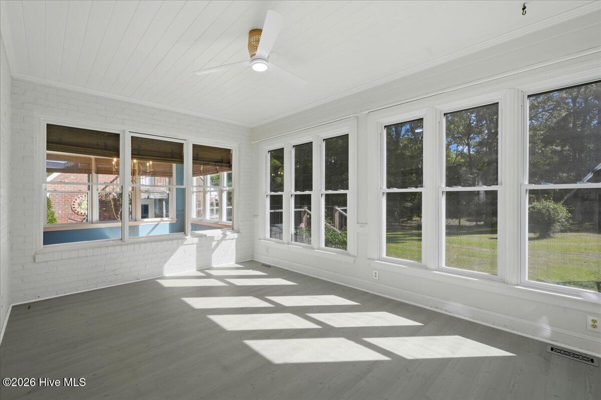 404 Barrington Drive Property Photo 45
