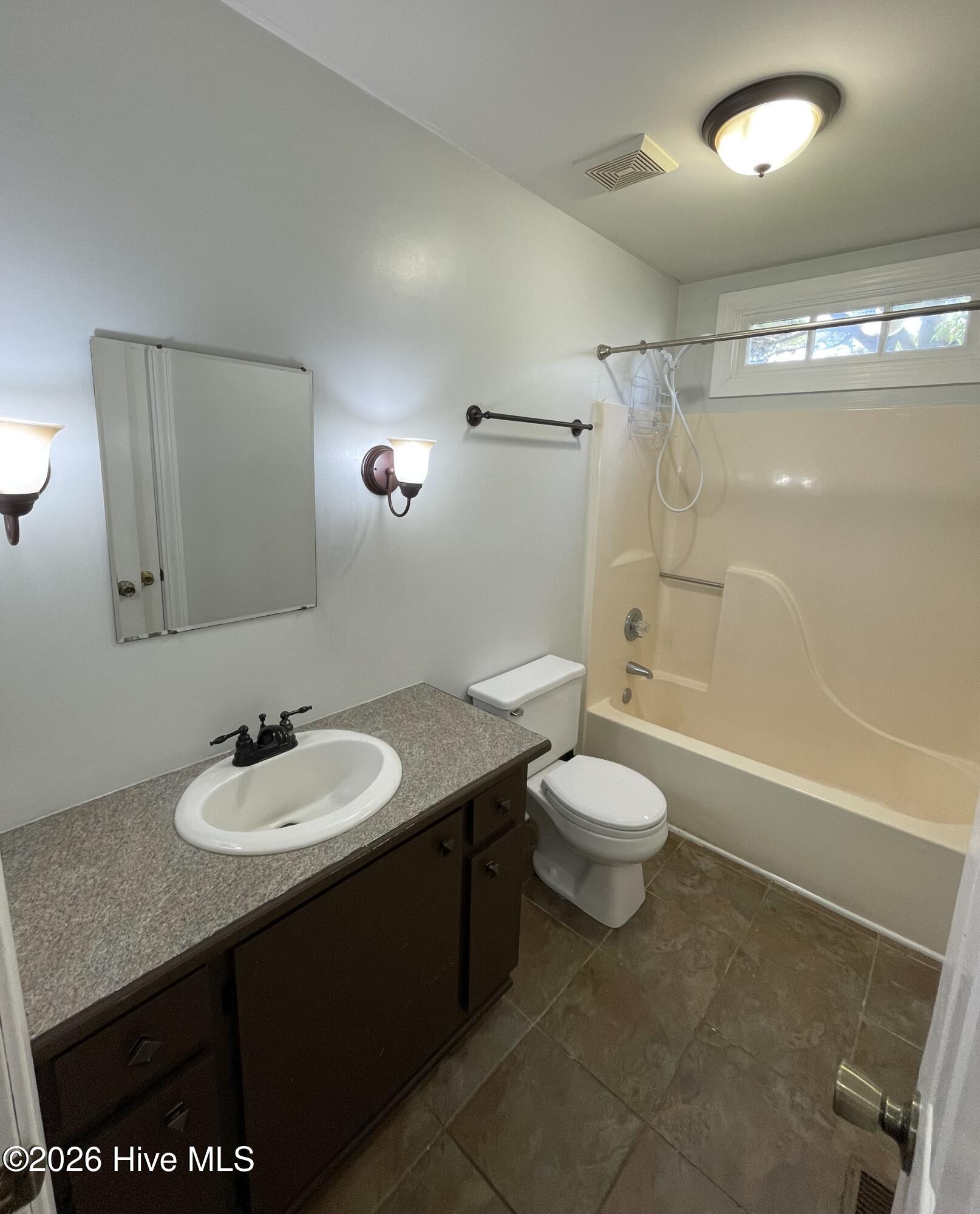 2905 Mandy Lane Property Photo 18