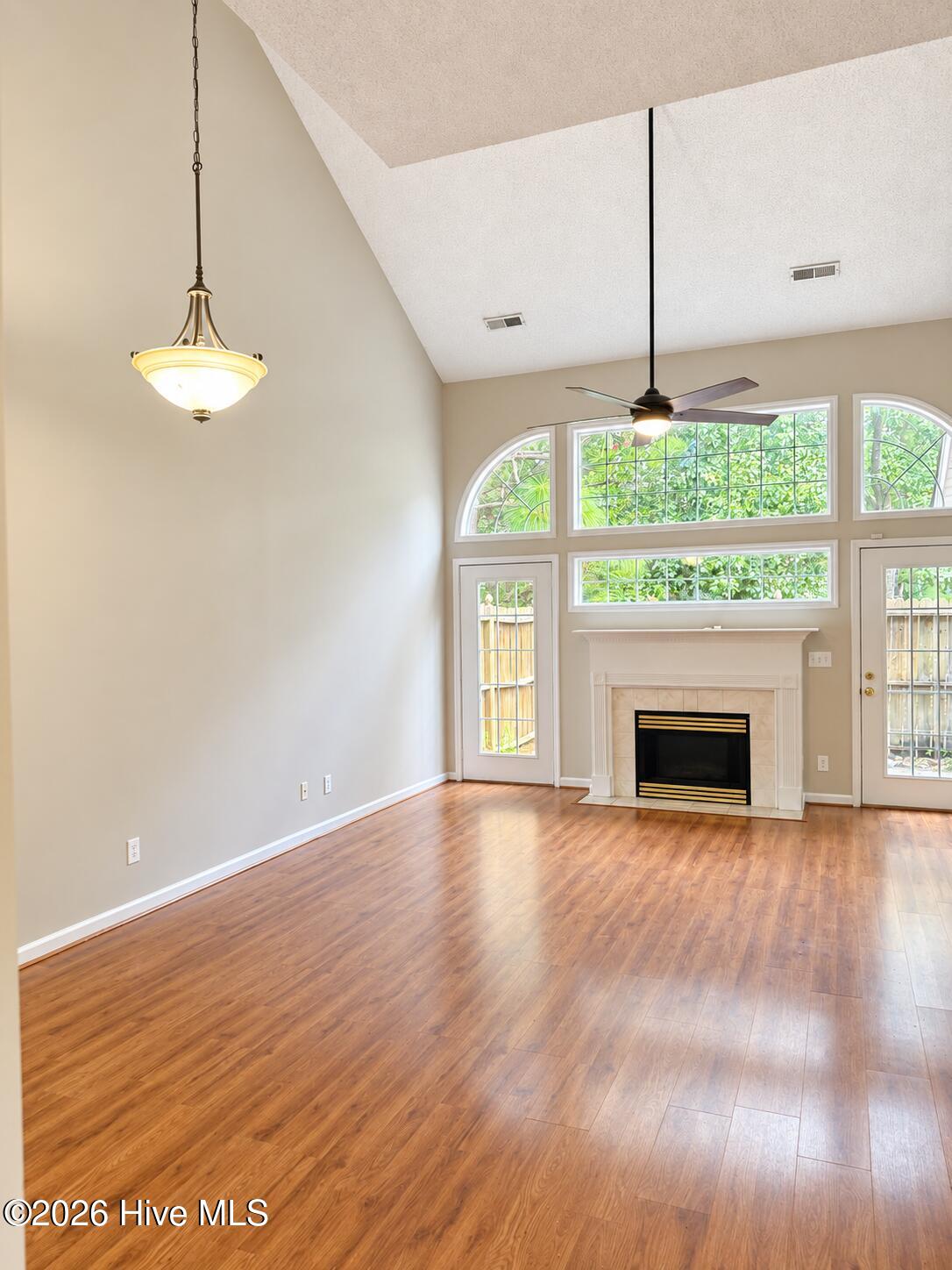 2712 Townes Drive Property Photo 4