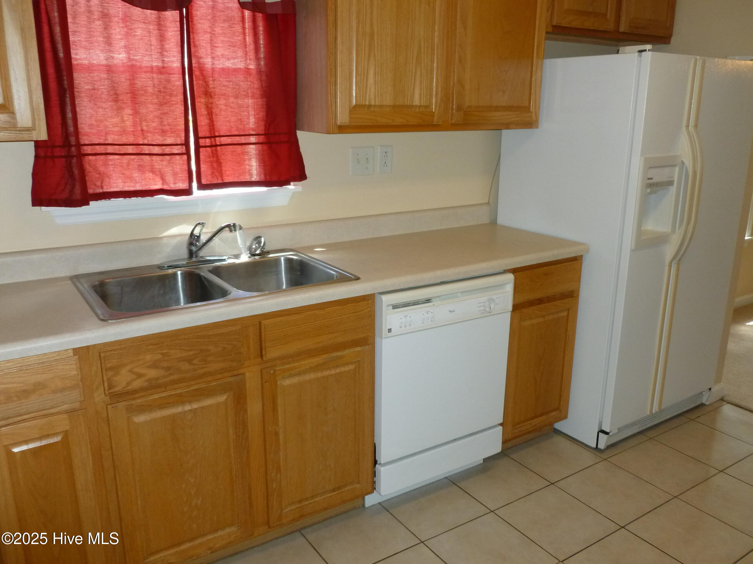 302 Carlisle Court Property Photo 6
