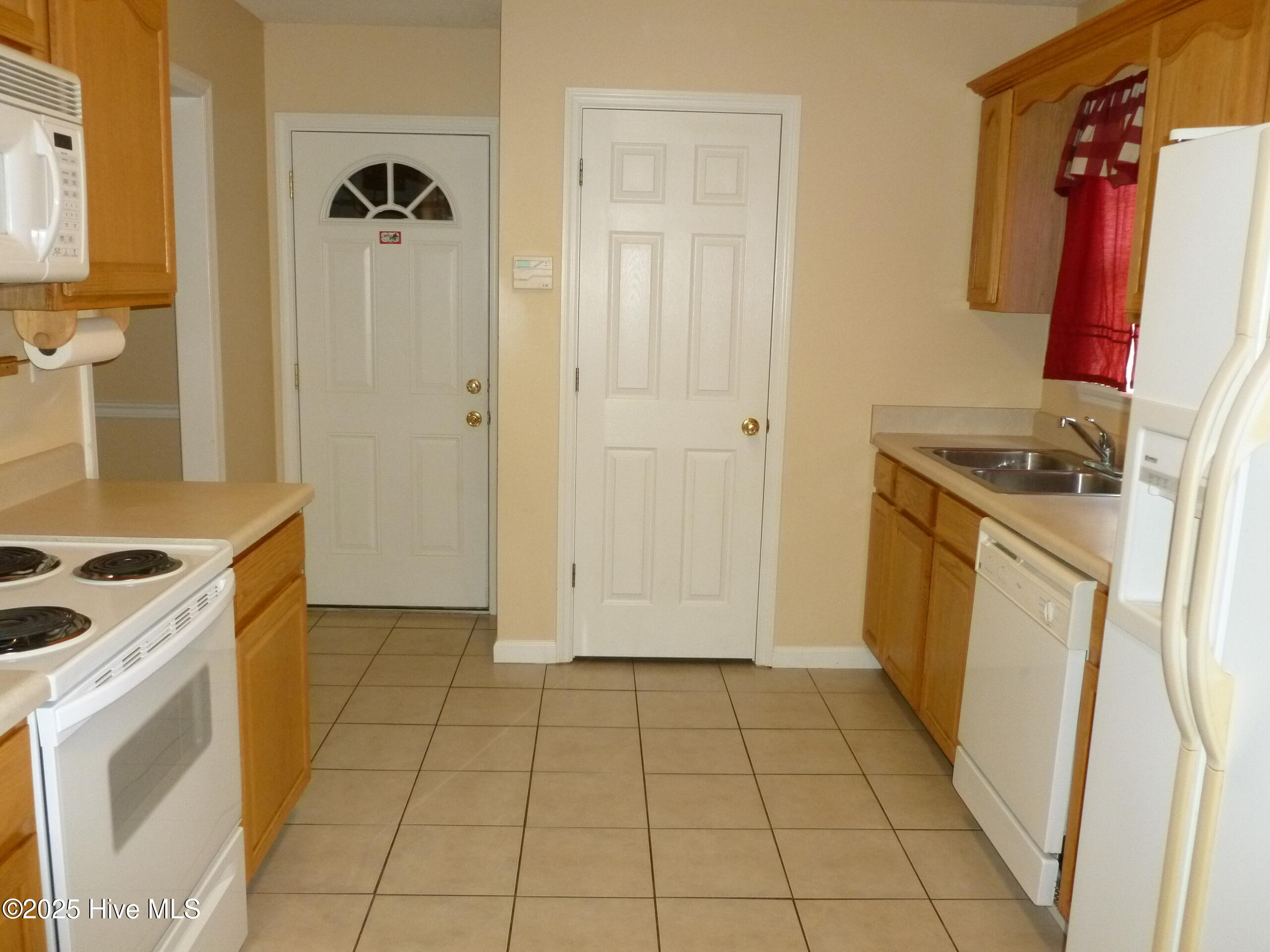 302 Carlisle Court Property Photo 7