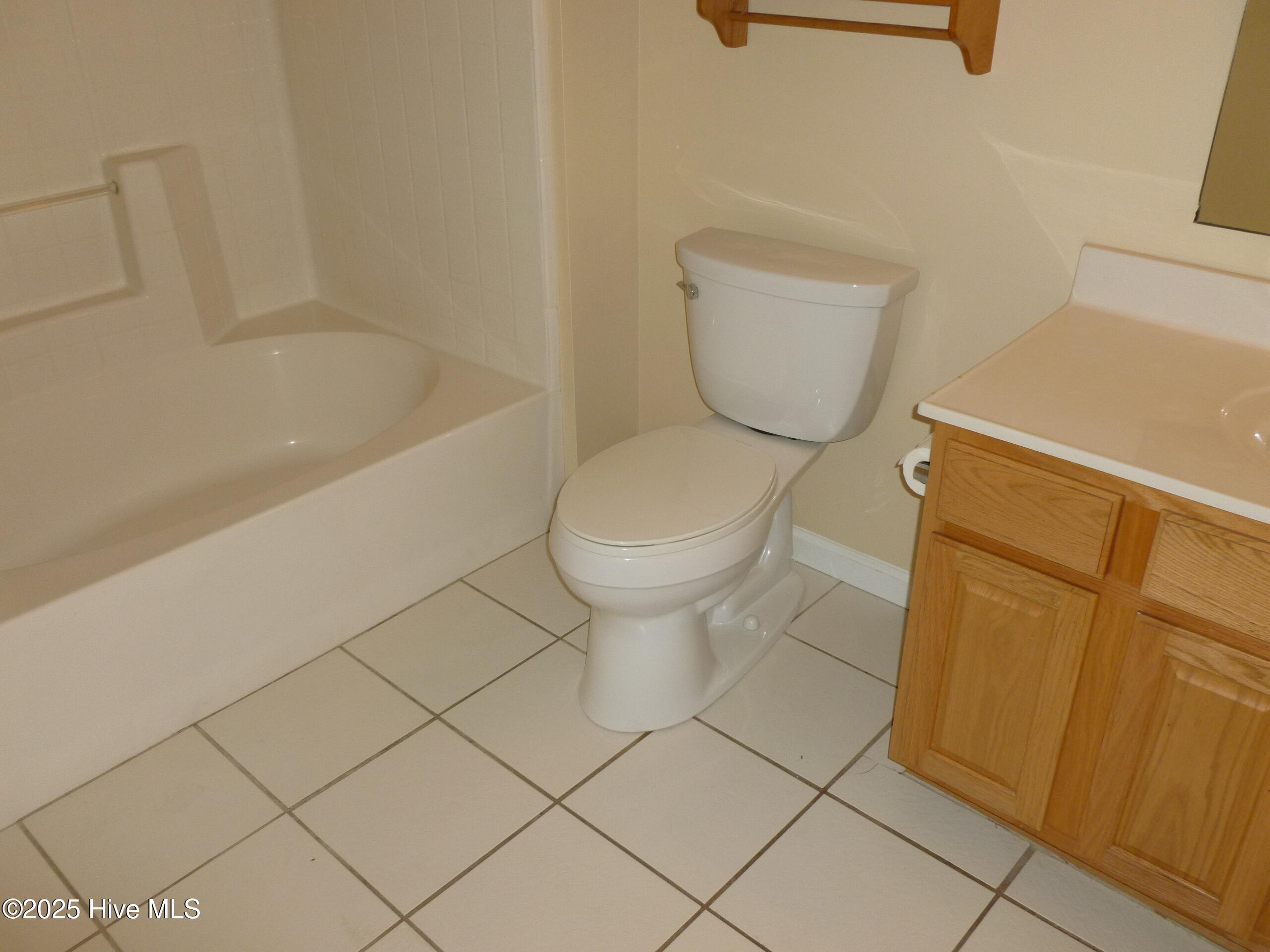 302 Carlisle Court Property Photo 9