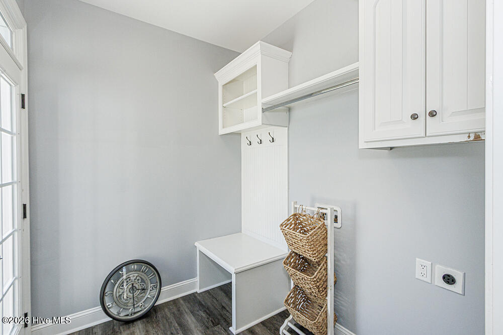 3304 Elmwood Road Property Photo 9