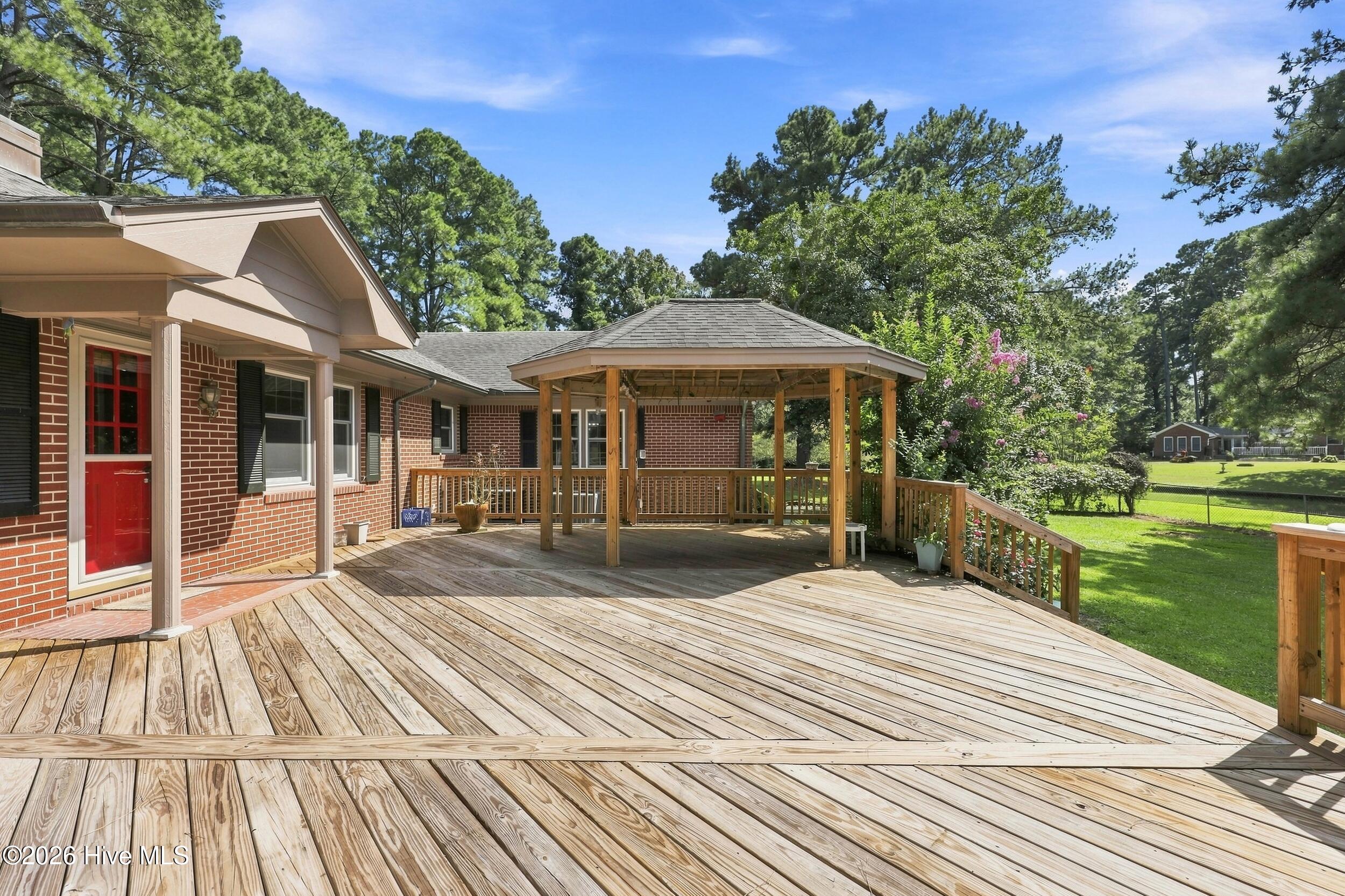 105 Dogwood Trail Property Photo 8