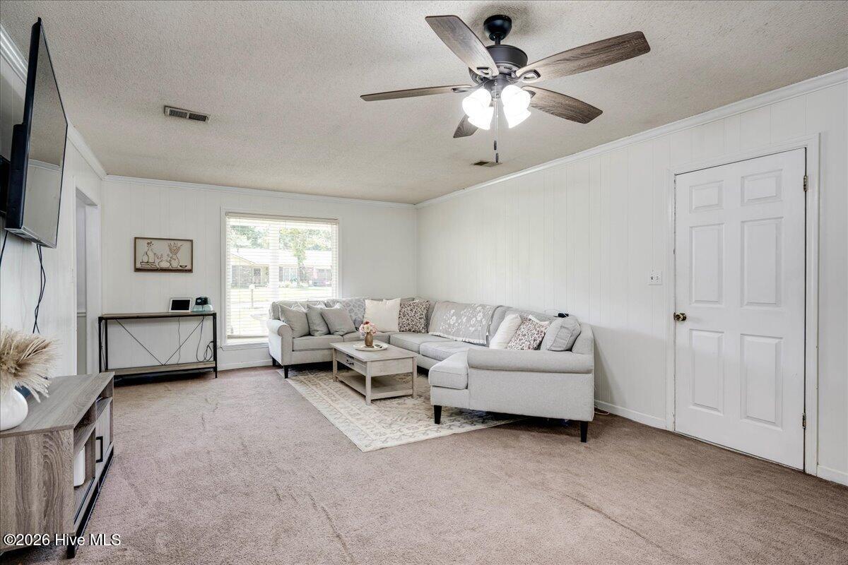 331 Candlewood Drive Property Photo 8