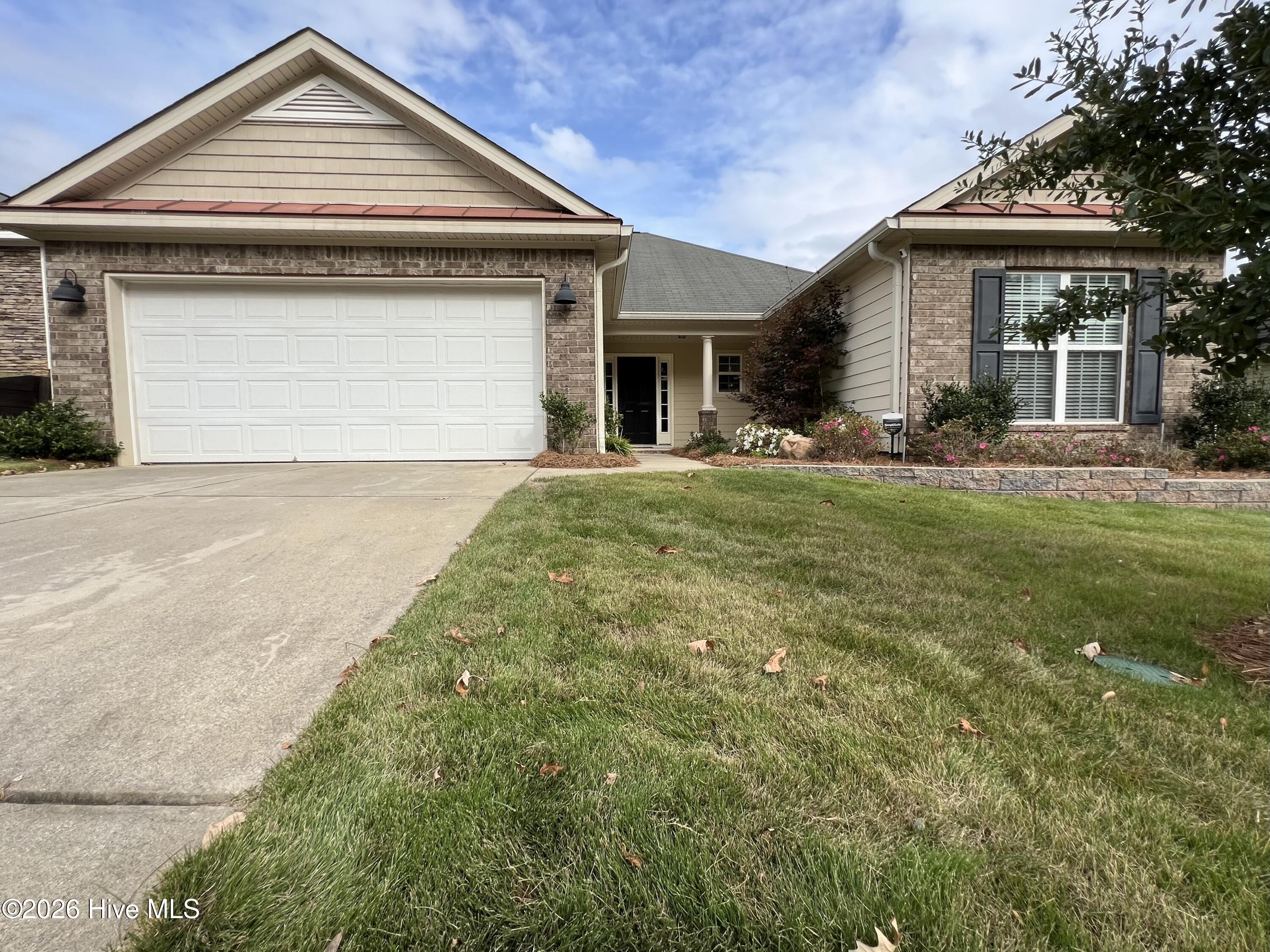 729 Wickham Drive Property Photo 1