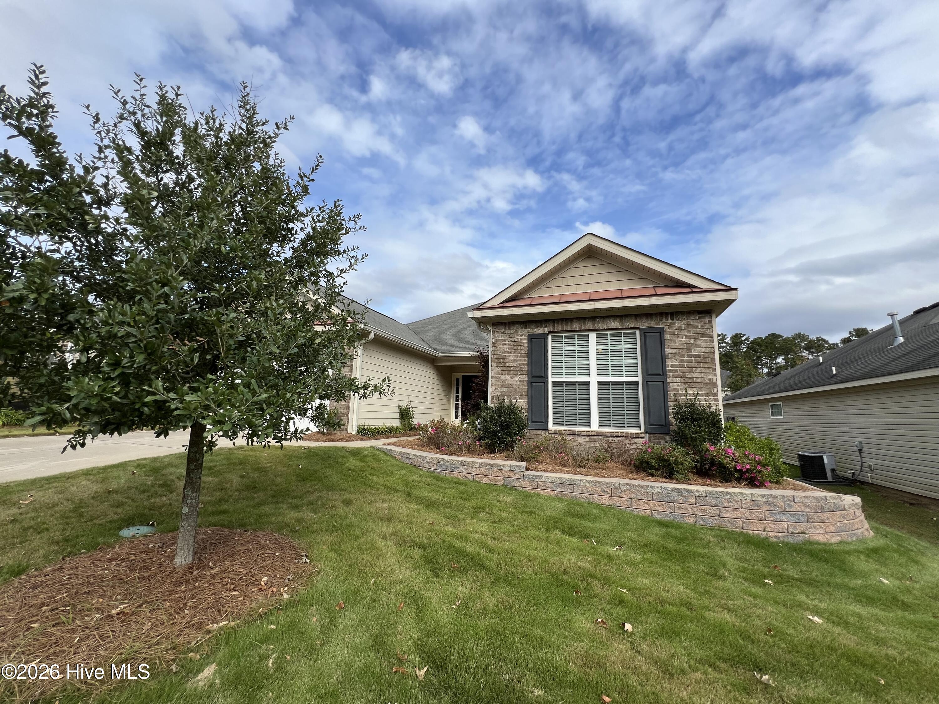 729 Wickham Drive Property Photo 3