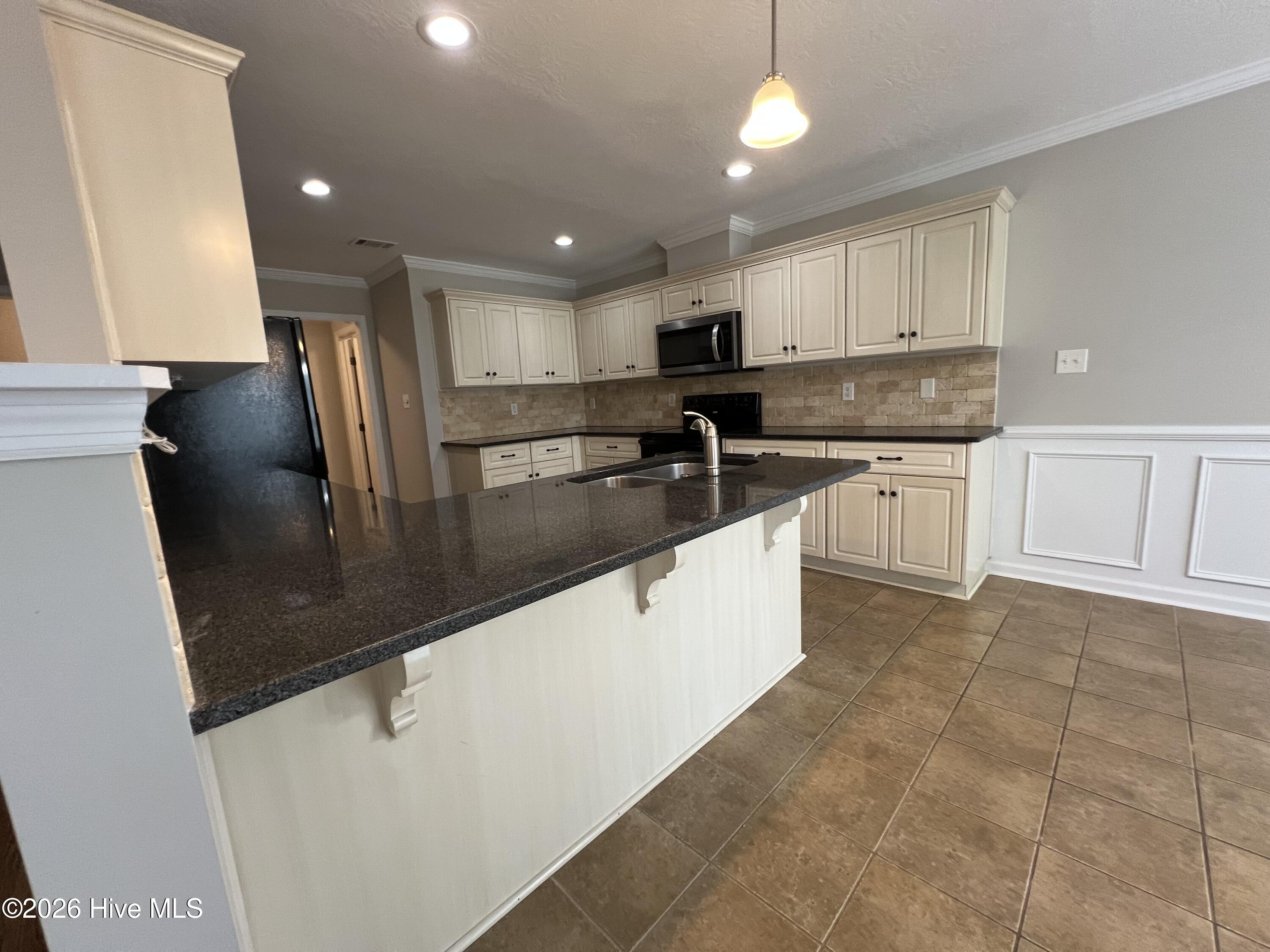 729 Wickham Drive Property Photo 10
