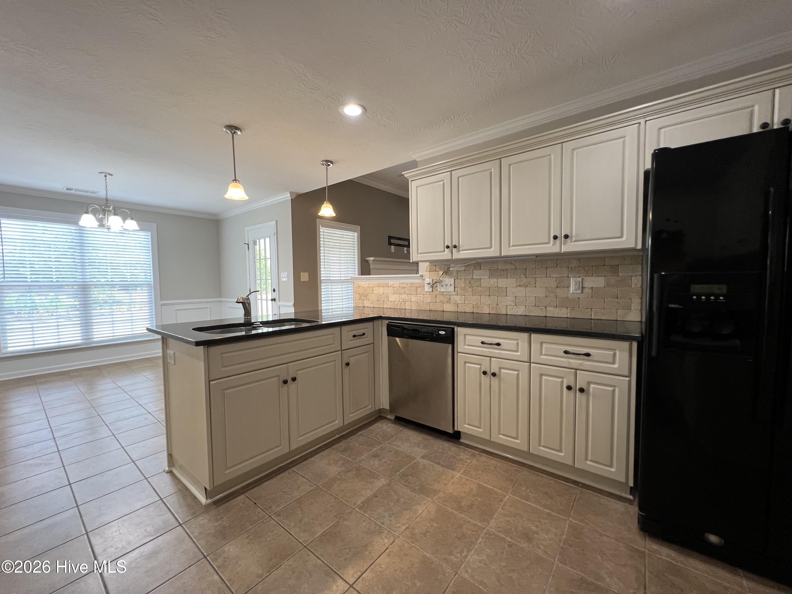 729 Wickham Drive Property Photo 14