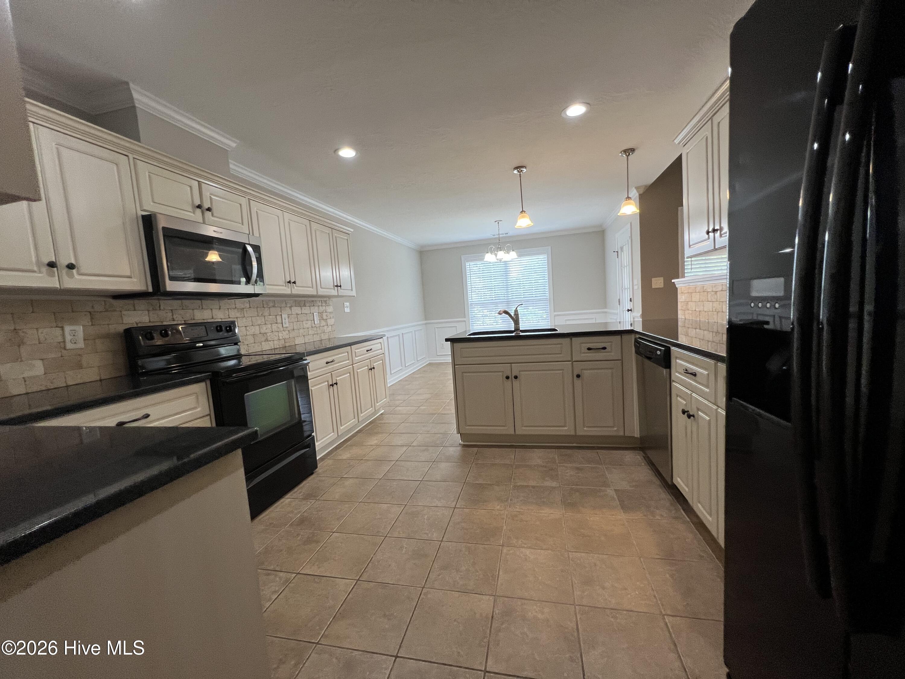 729 Wickham Drive Property Photo 16