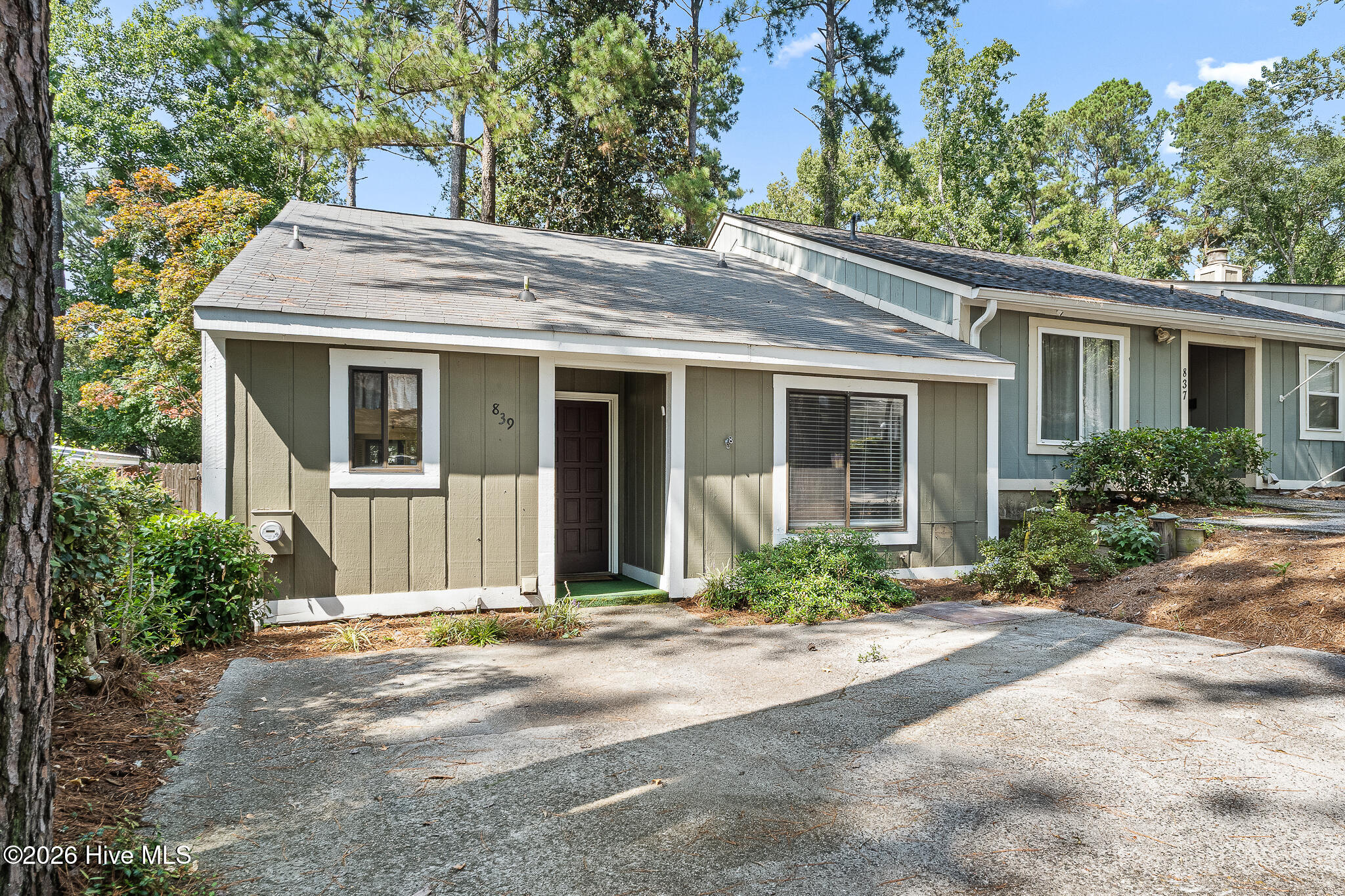 839 Wimbledon Drive Property Photo 2