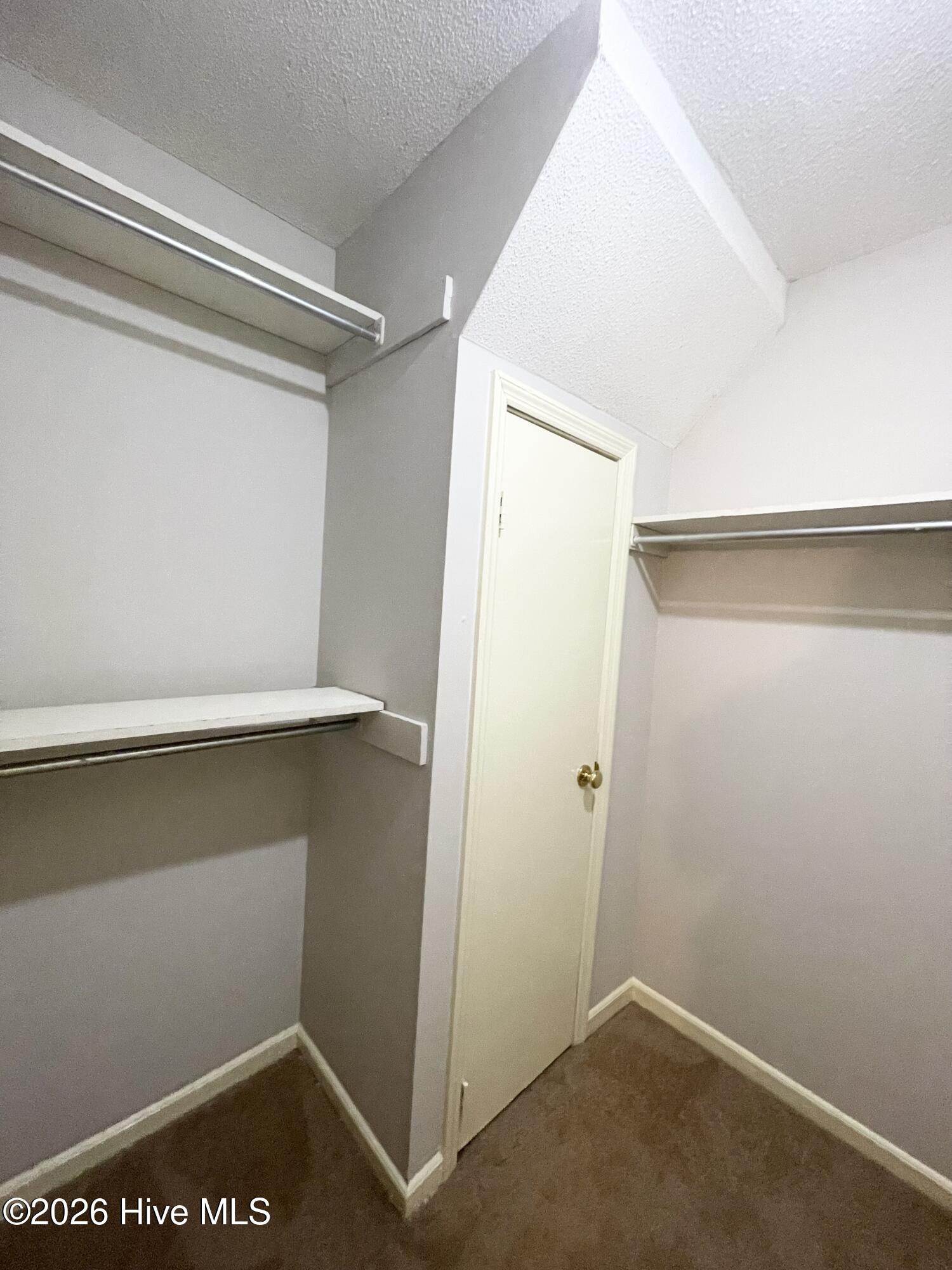 839 Wimbledon Drive Property Photo 13