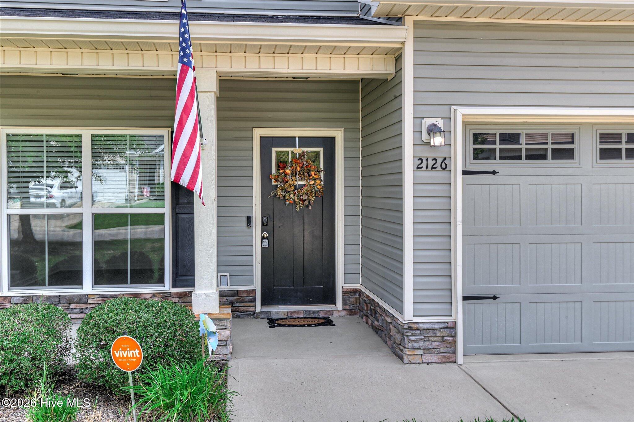 2126 Grove Landing Way Property Photo 4