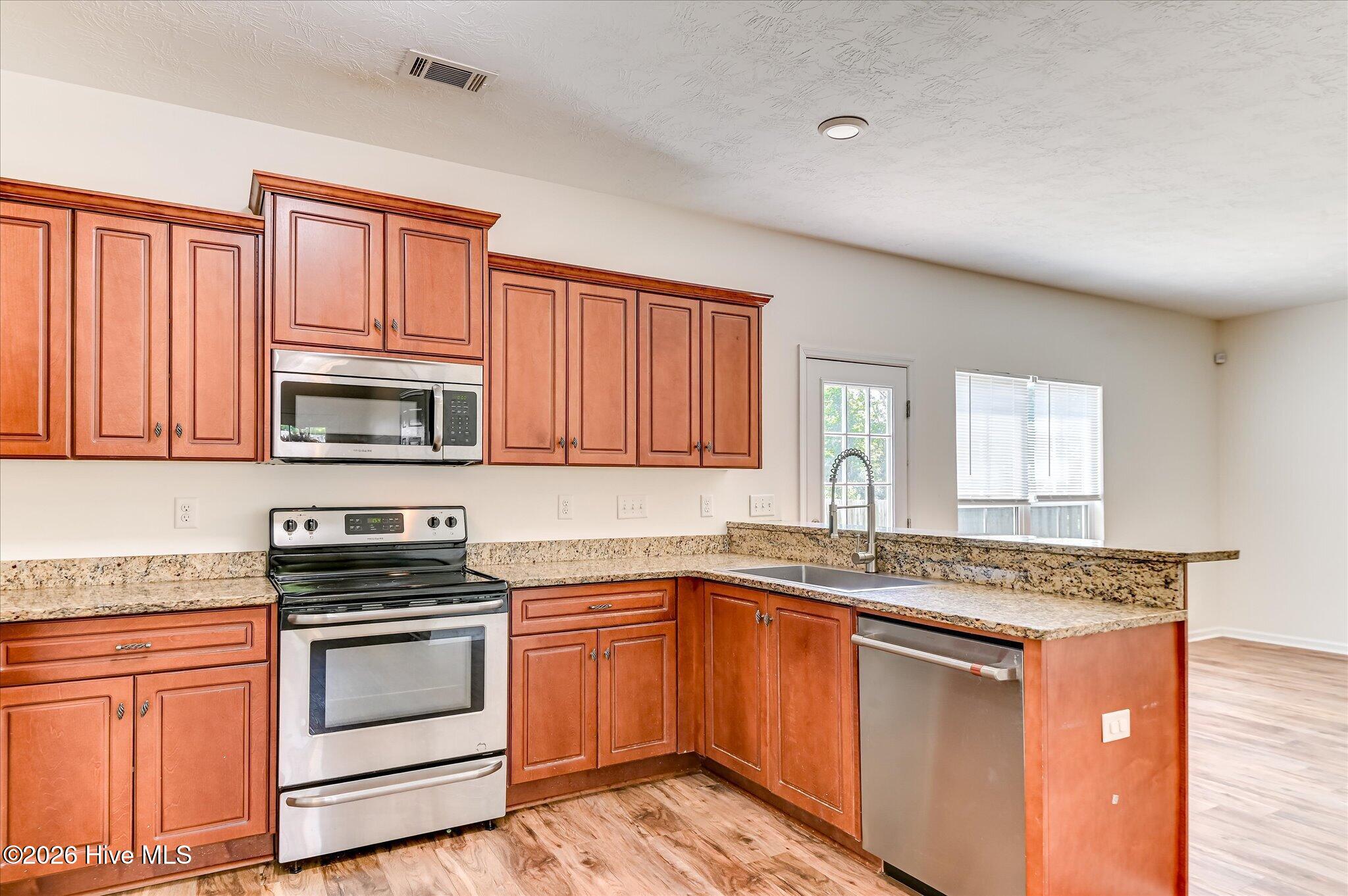 2126 Grove Landing Way Property Photo 8