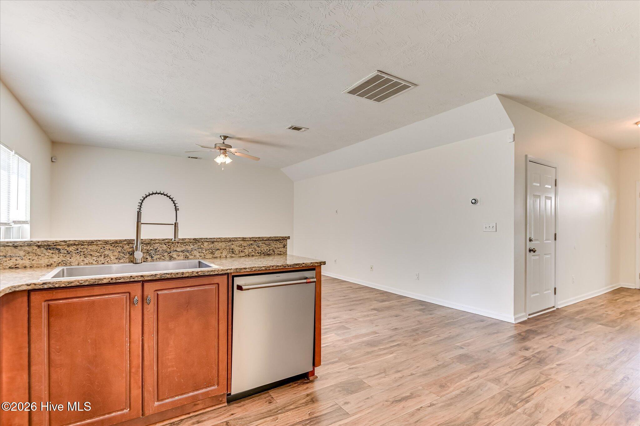 2126 Grove Landing Way Property Photo 11