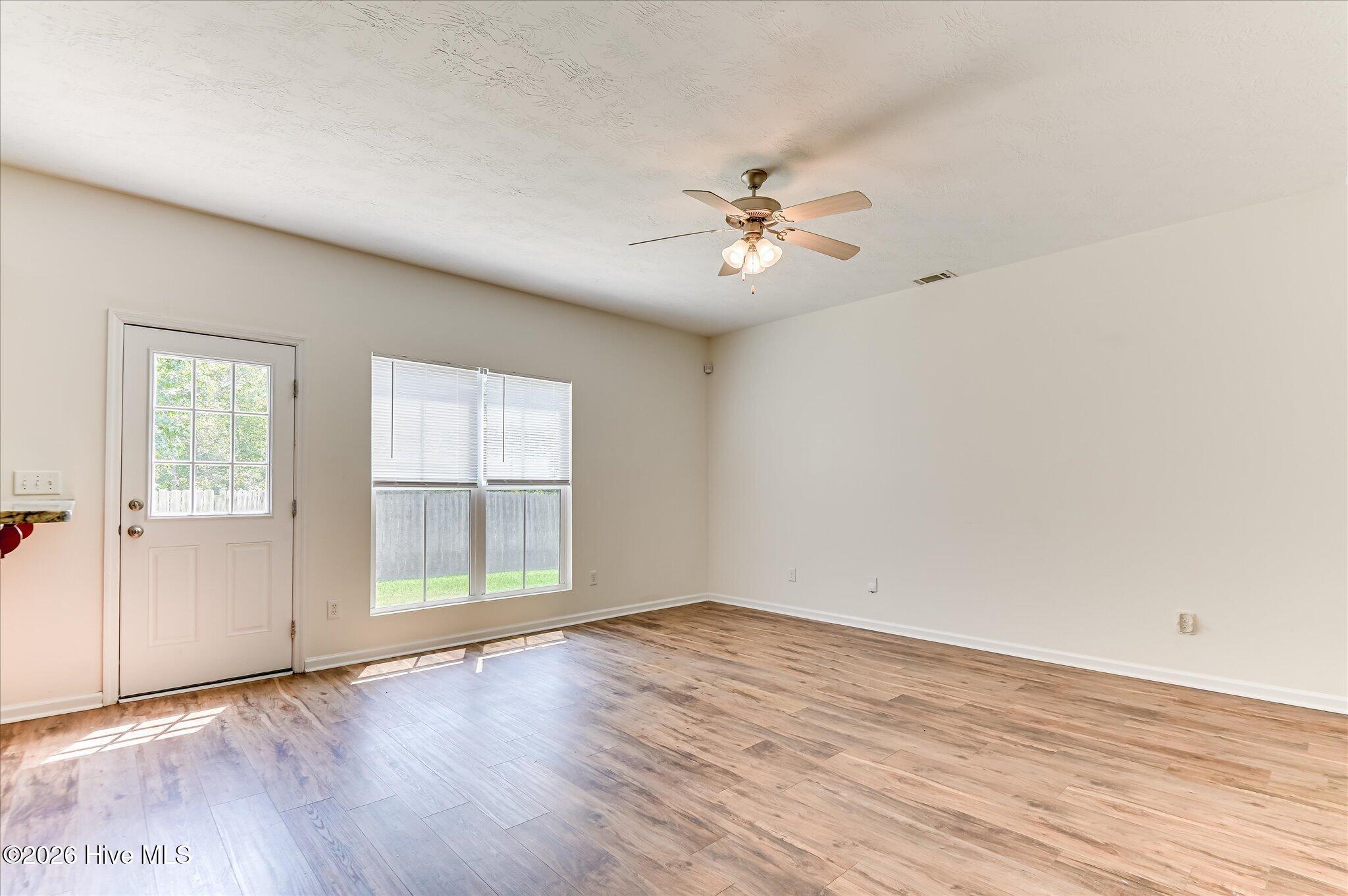 2126 Grove Landing Way Property Photo 17