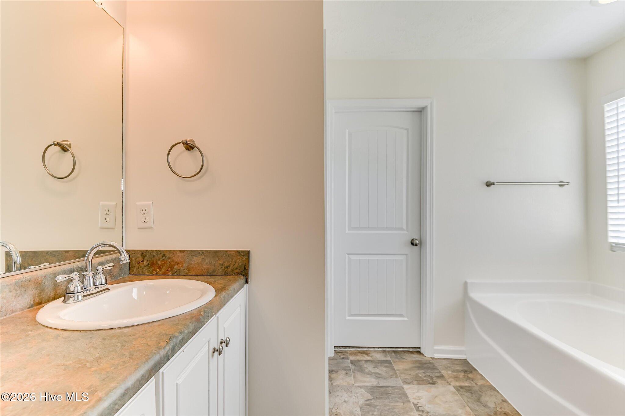 2126 Grove Landing Way Property Photo 27