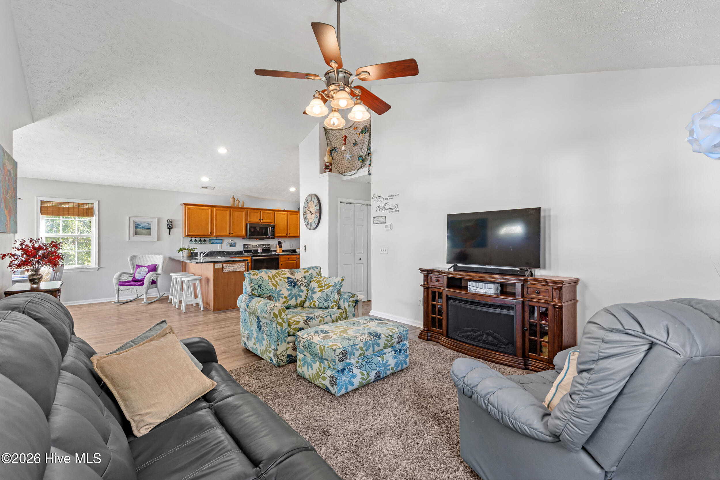 401 Donzi Court Property Photo 8