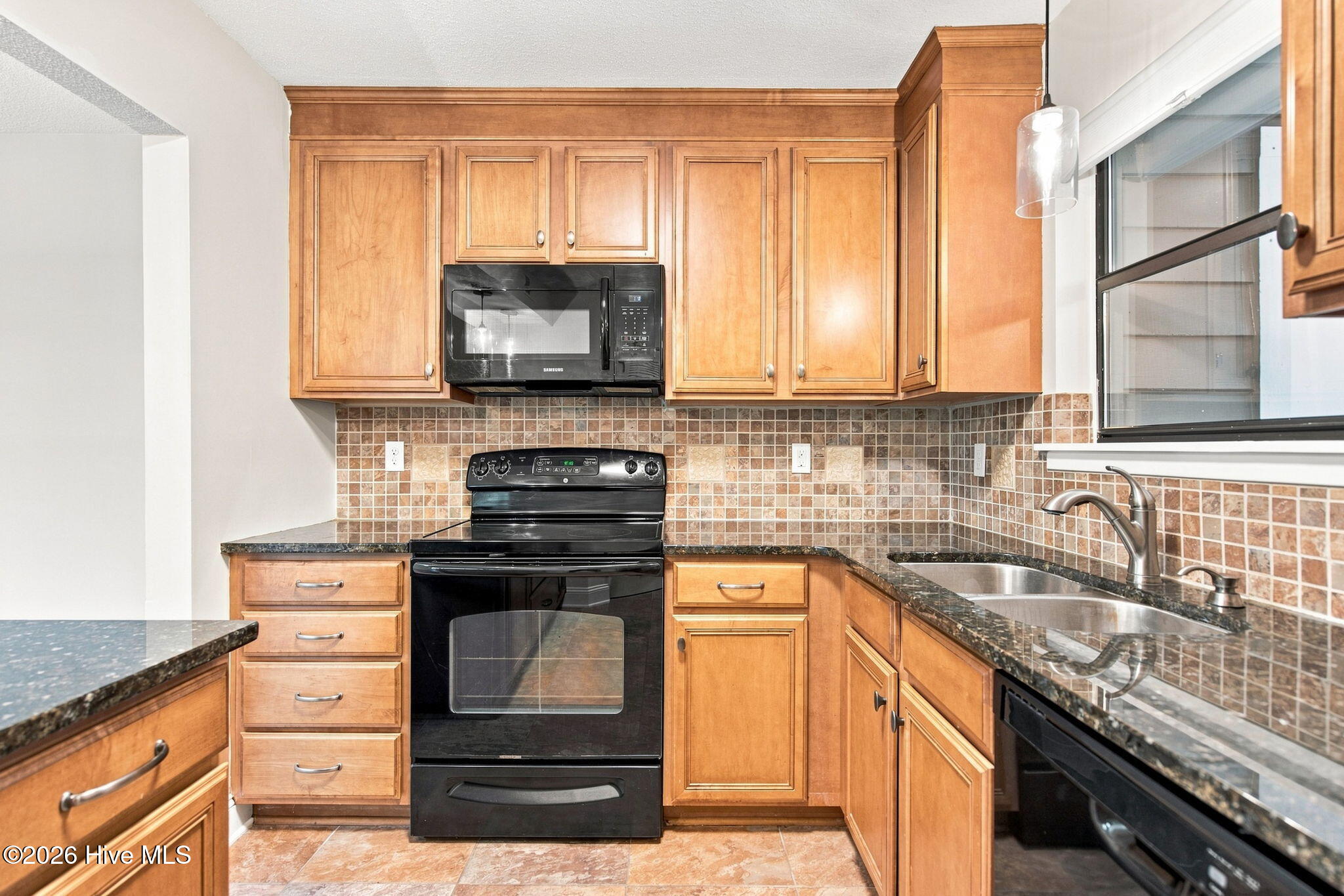 728 Azalea Drive 423 Property Photo 11