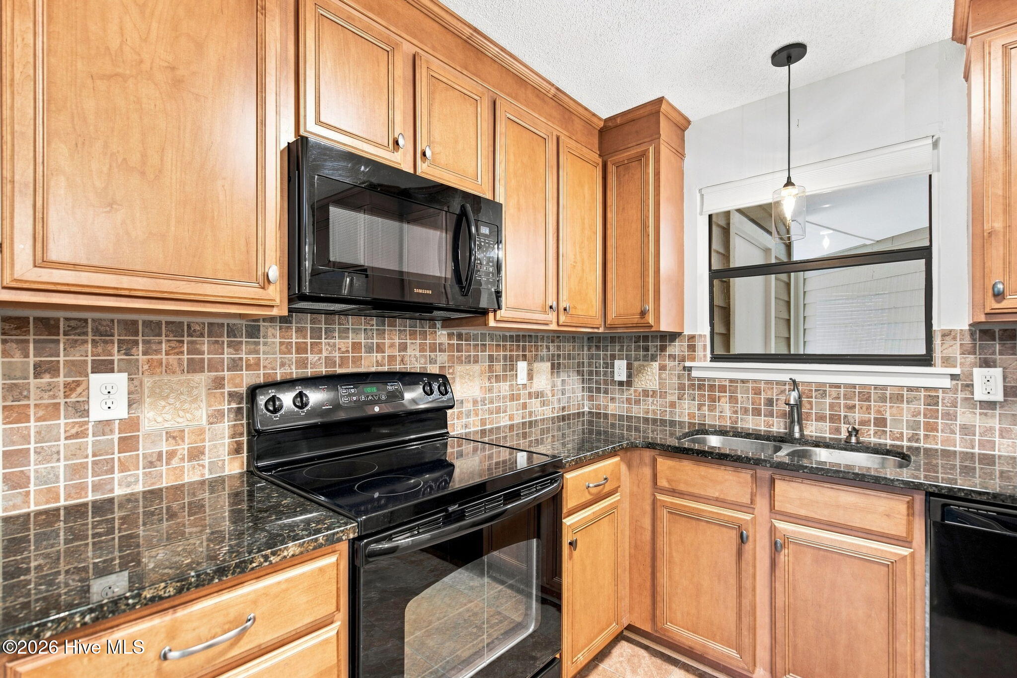 728 Azalea Drive 423 Property Photo 12