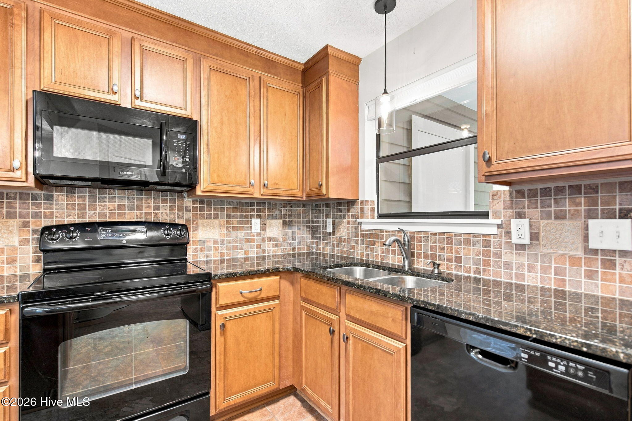 728 Azalea Drive 423 Property Photo 13