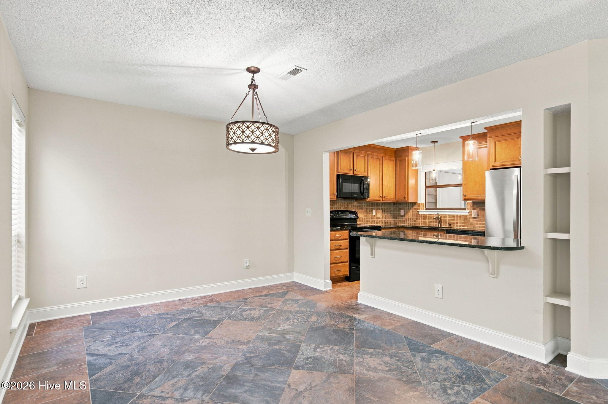 728 Azalea Drive 423 Property Photo 18