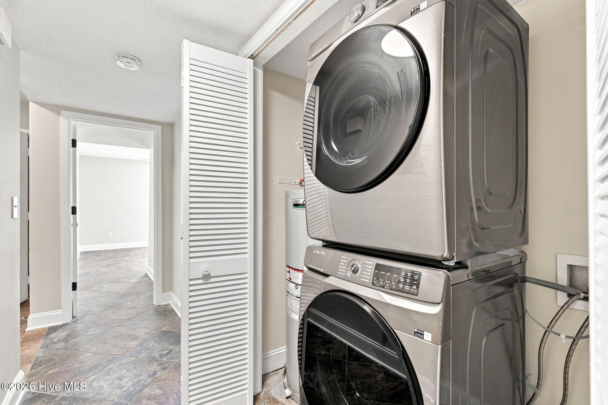 728 Azalea Drive 423 Property Photo 26