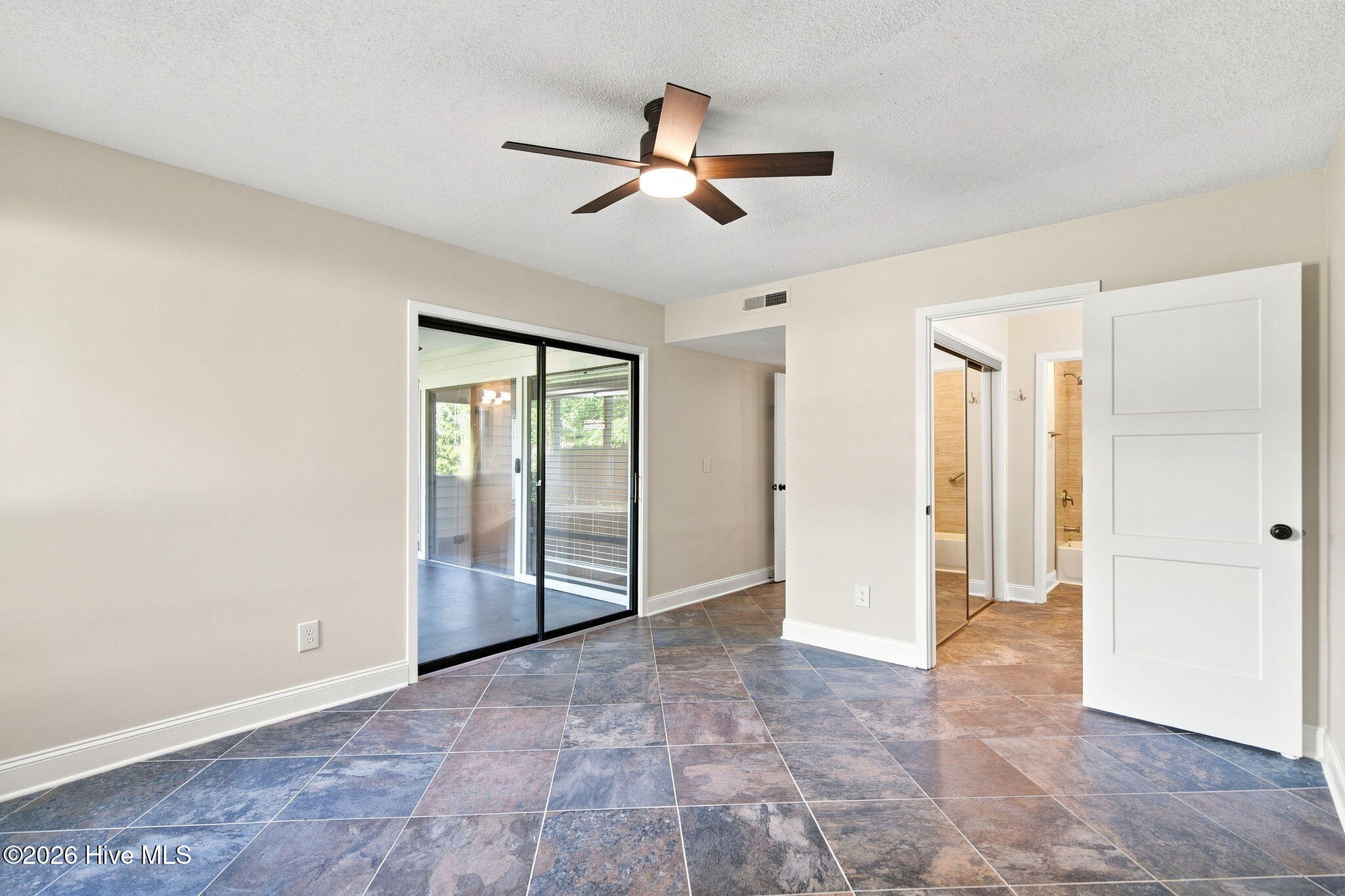 728 Azalea Drive 423 Property Photo 27