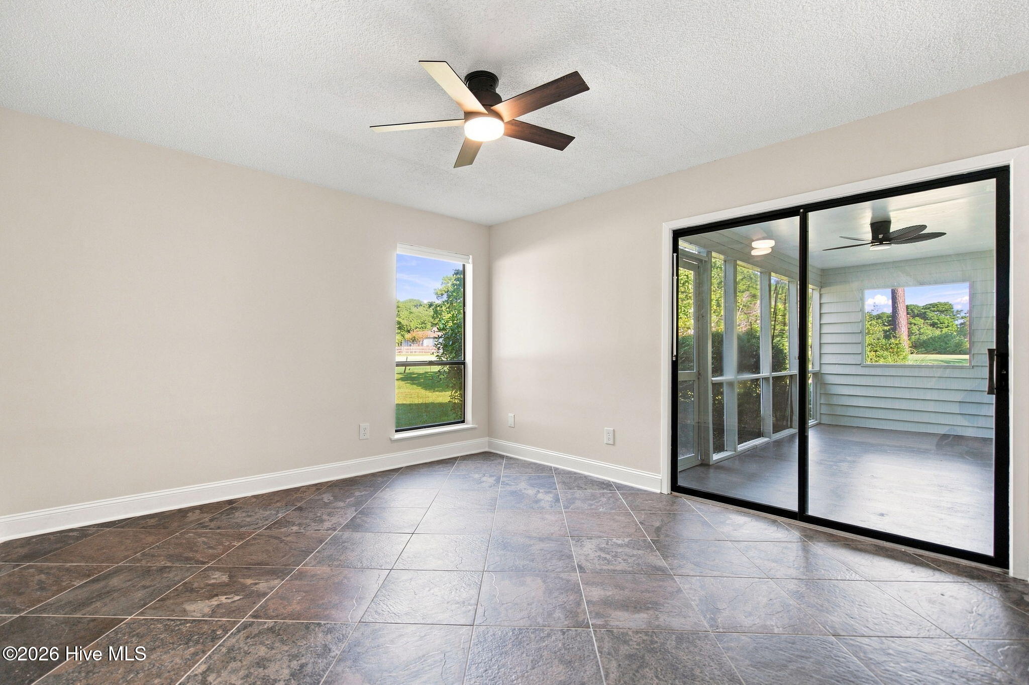 728 Azalea Drive 423 Property Photo 28