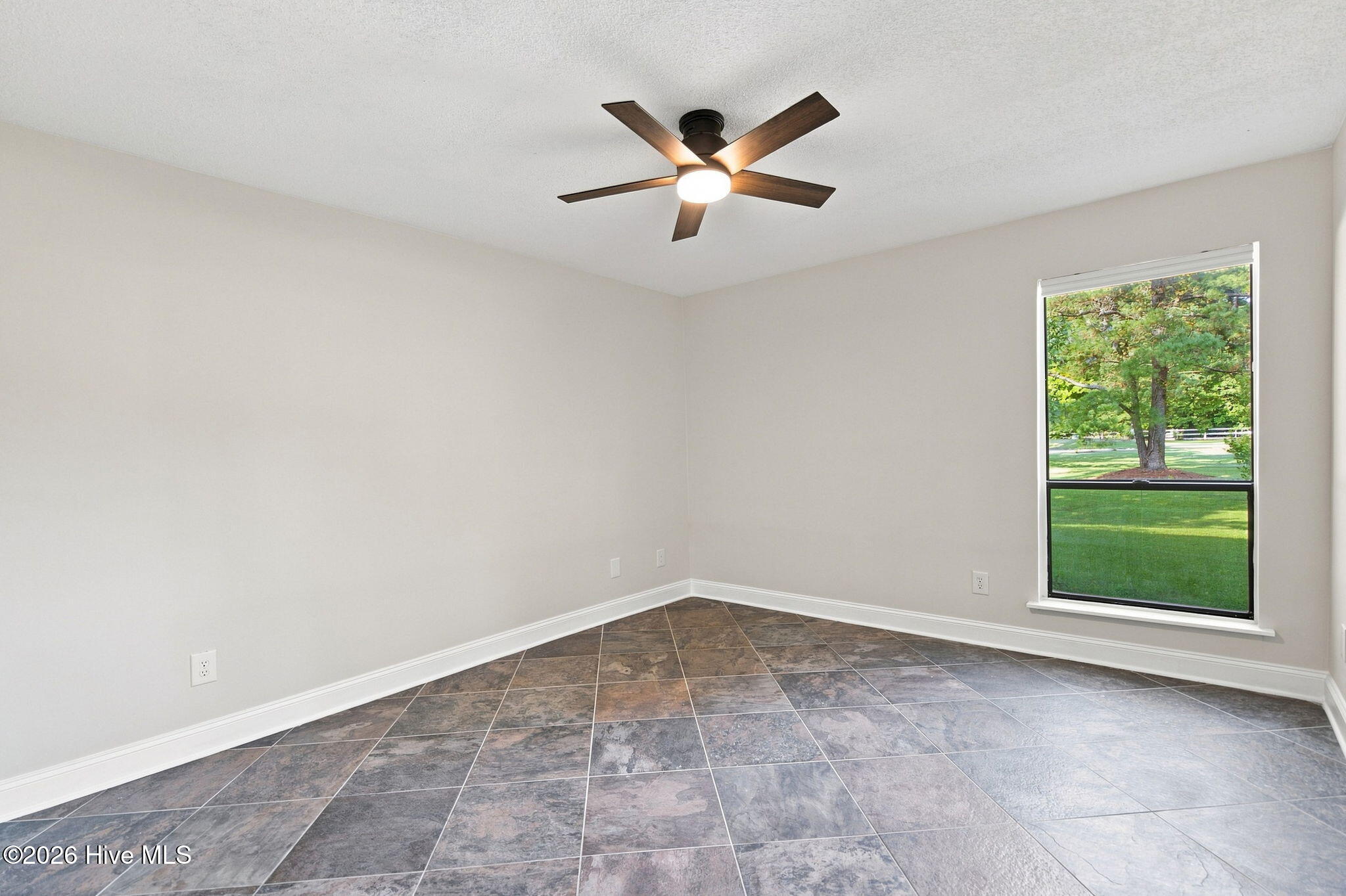 728 Azalea Drive 423 Property Photo 29