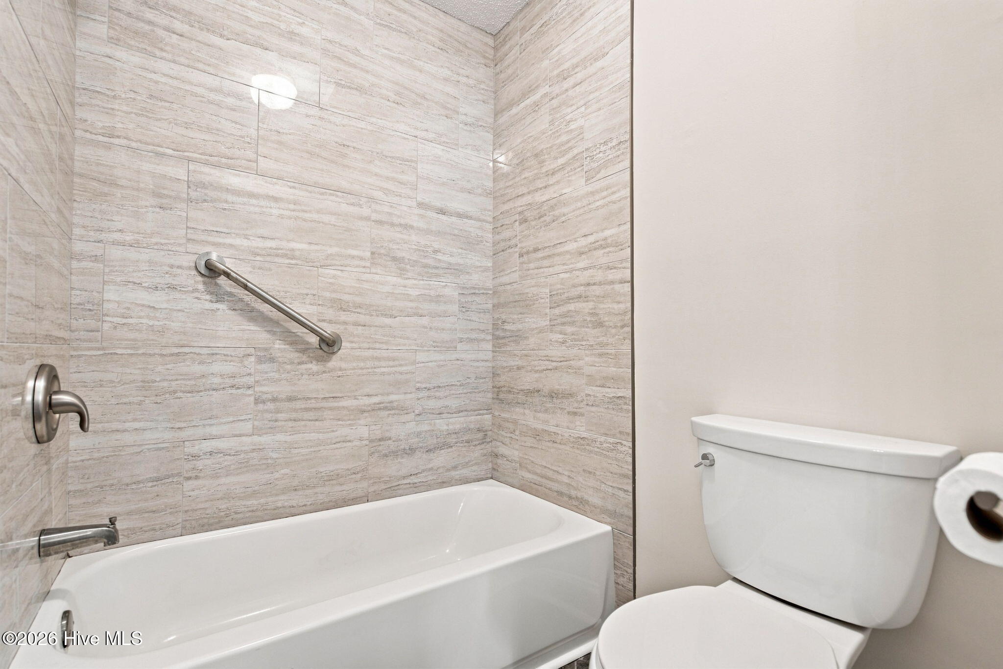 728 Azalea Drive 423 Property Photo 32