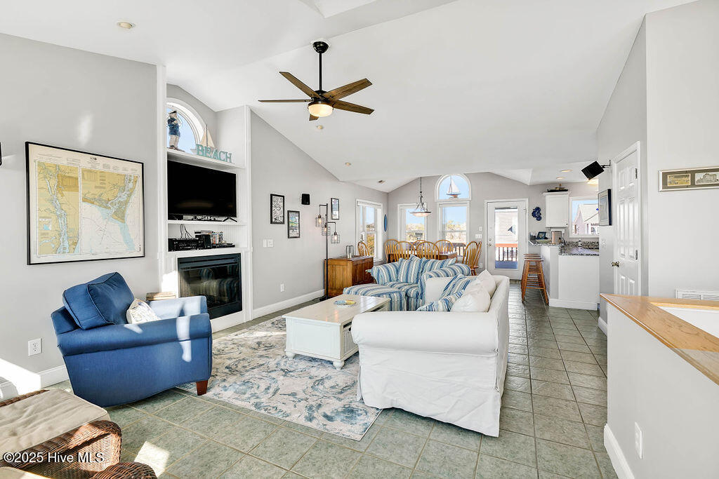 318 E Beach Drive Property Photo 12