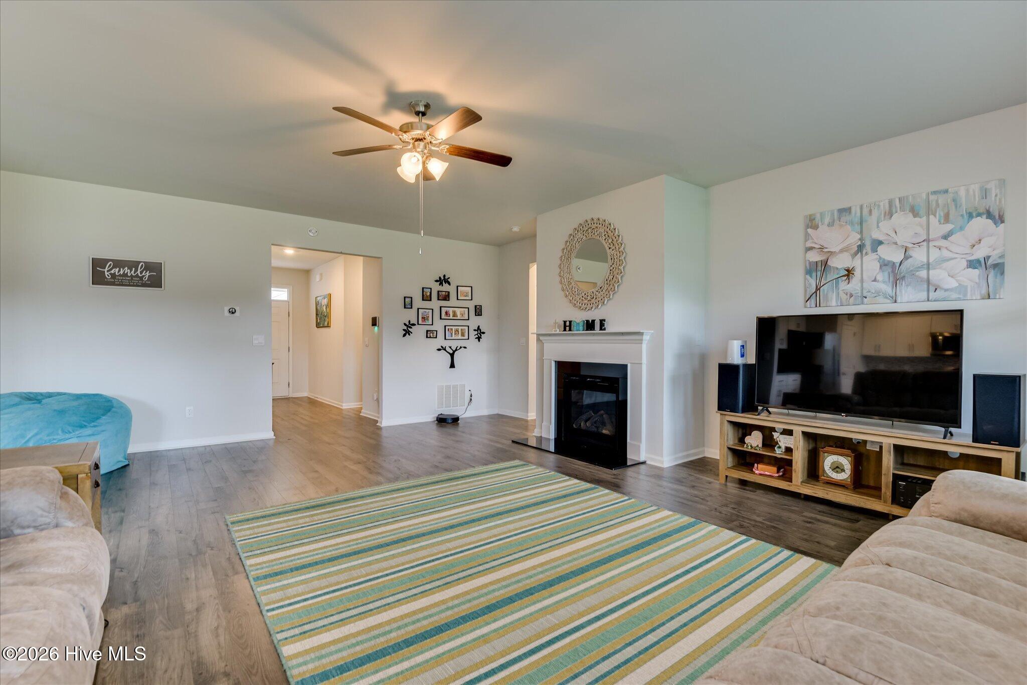7106 Sideboard Crossing Property Photo 11