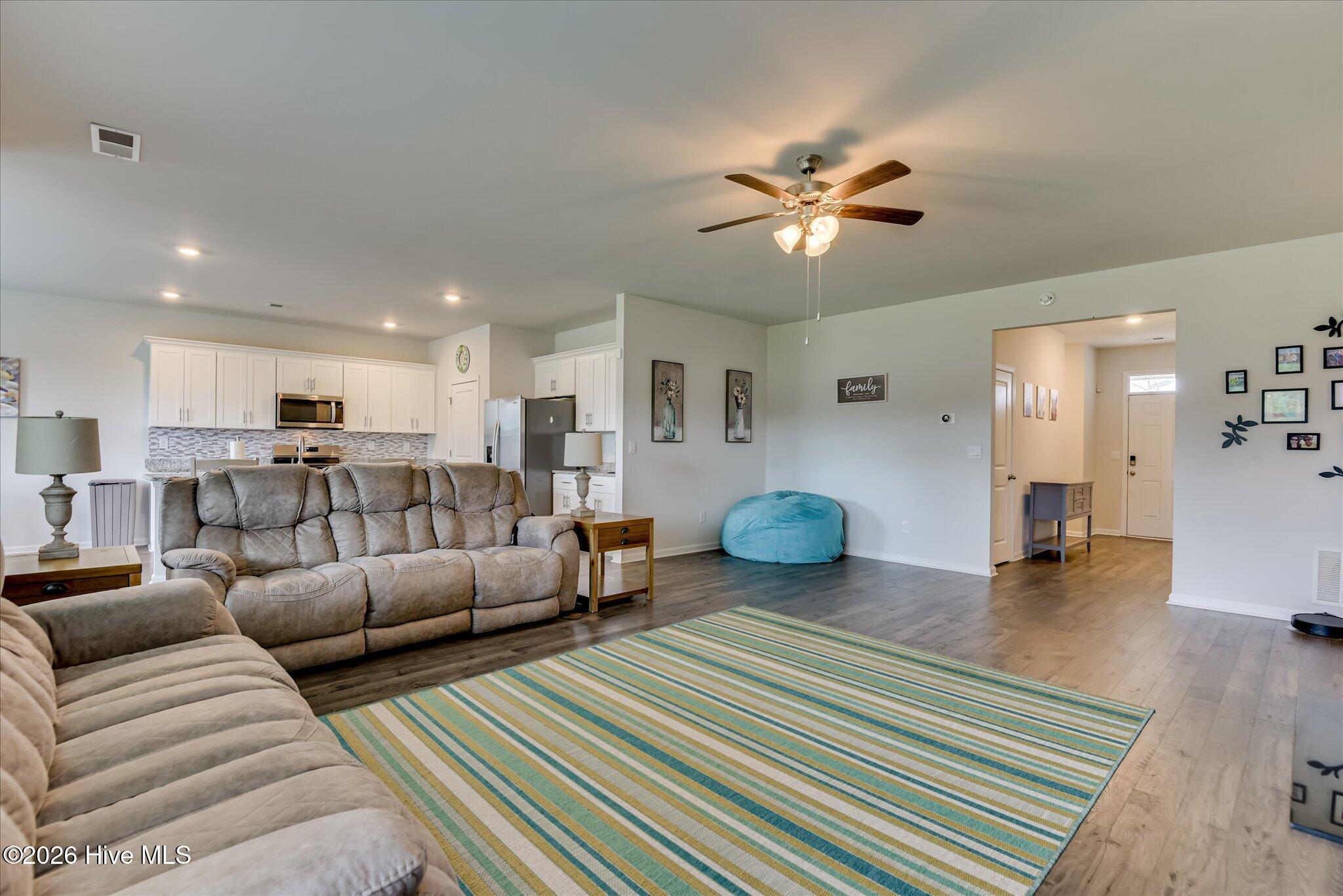 7106 Sideboard Crossing Property Photo 12