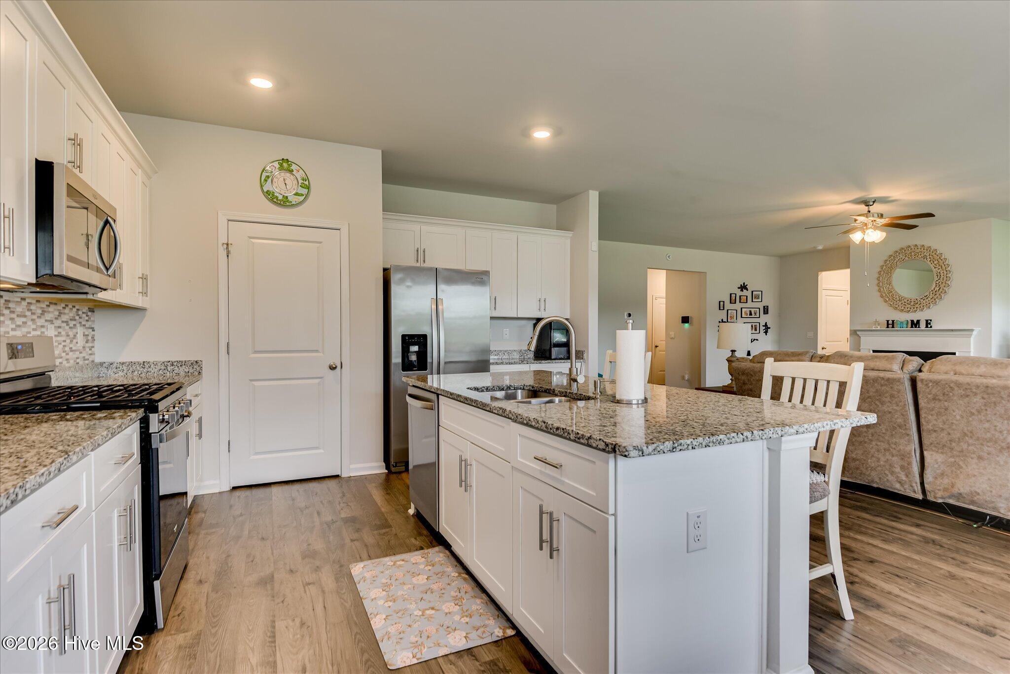 7106 Sideboard Crossing Property Photo 15