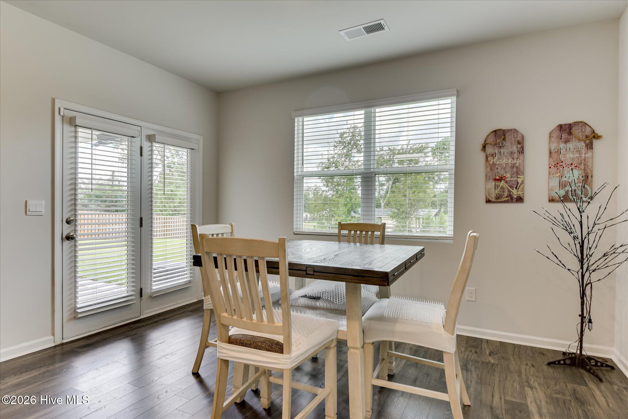 7106 Sideboard Crossing Property Photo 17