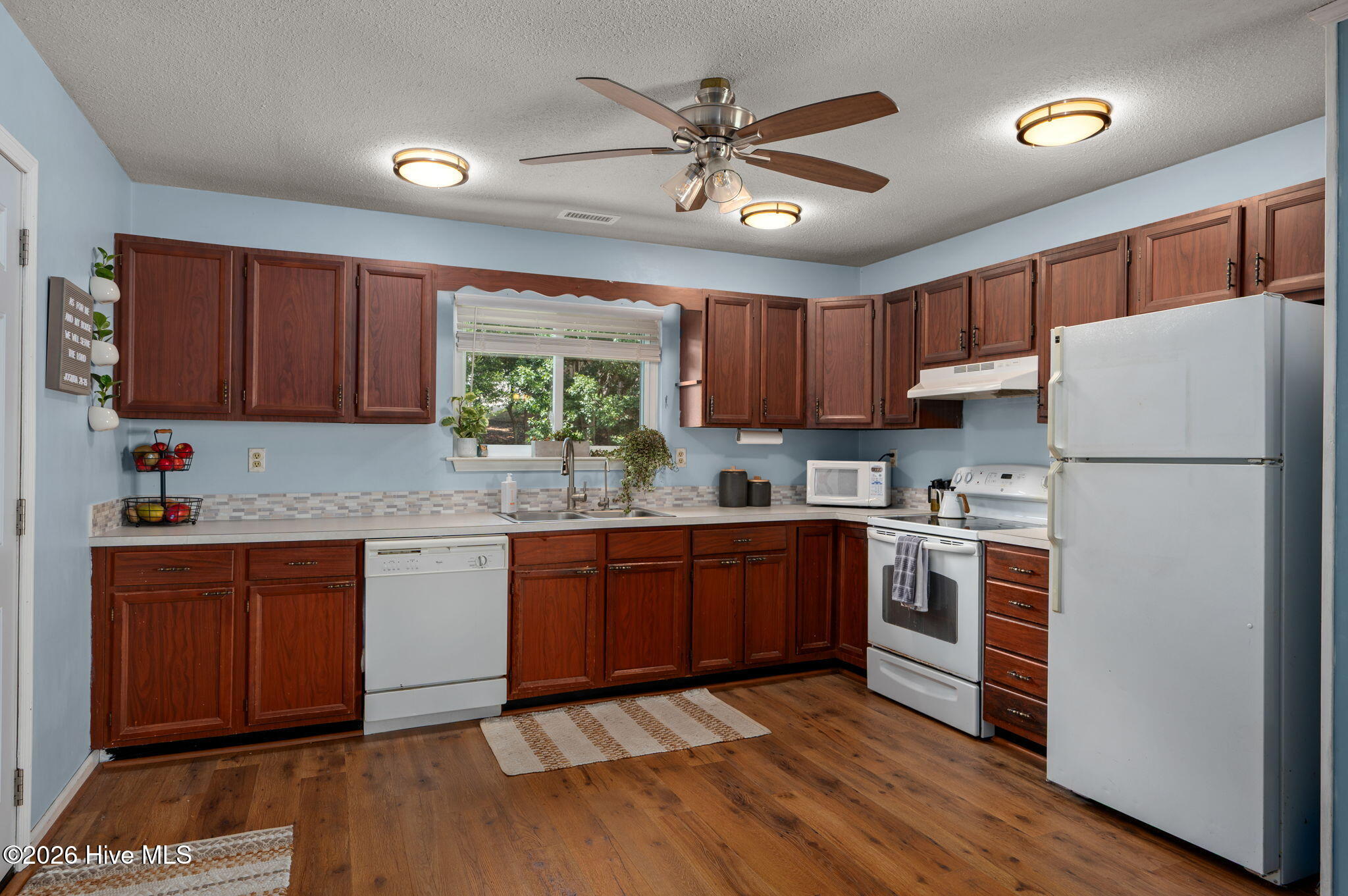 118 Colleton Lane Property Photo 2