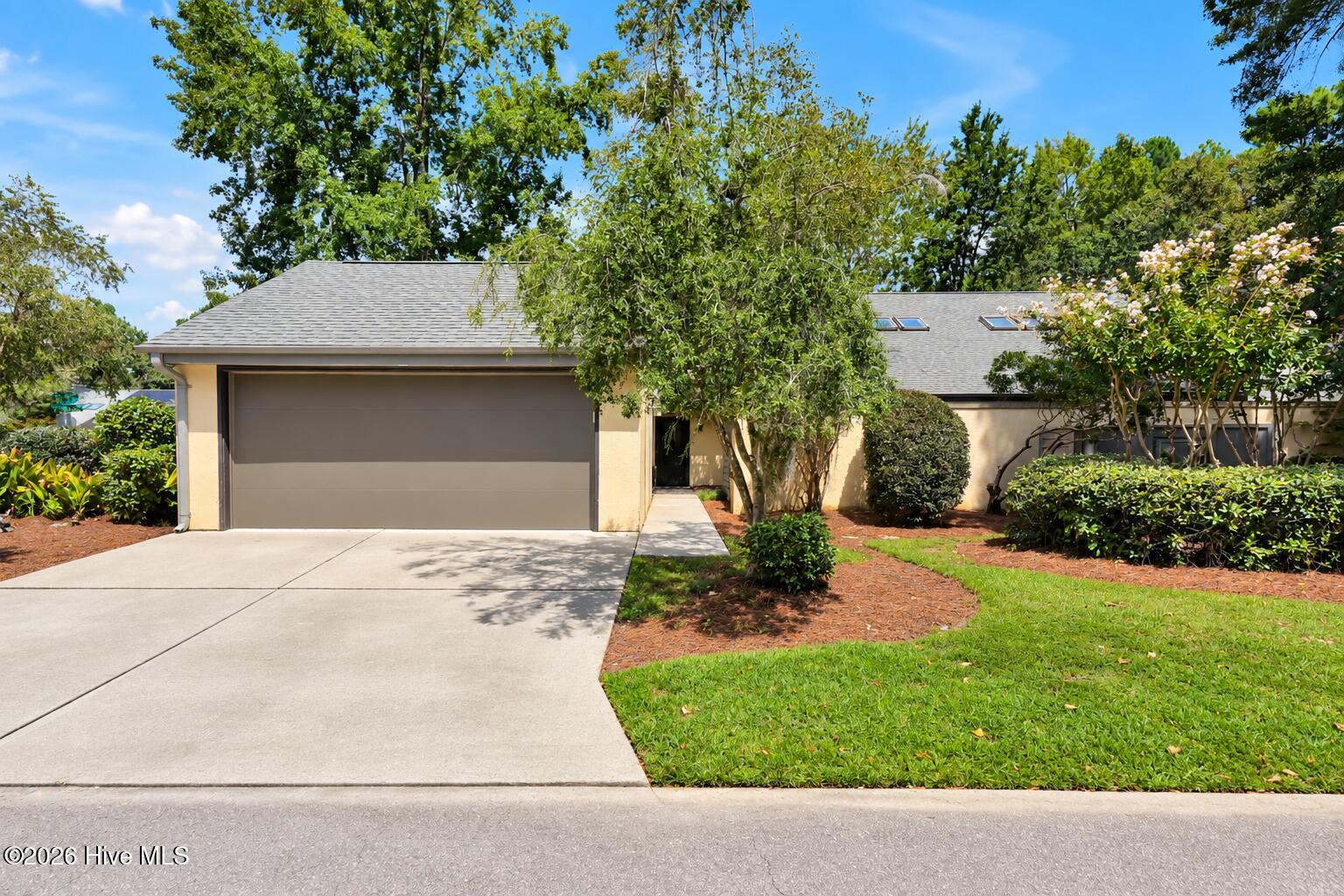 1433 Villa Place E Property Photo 1