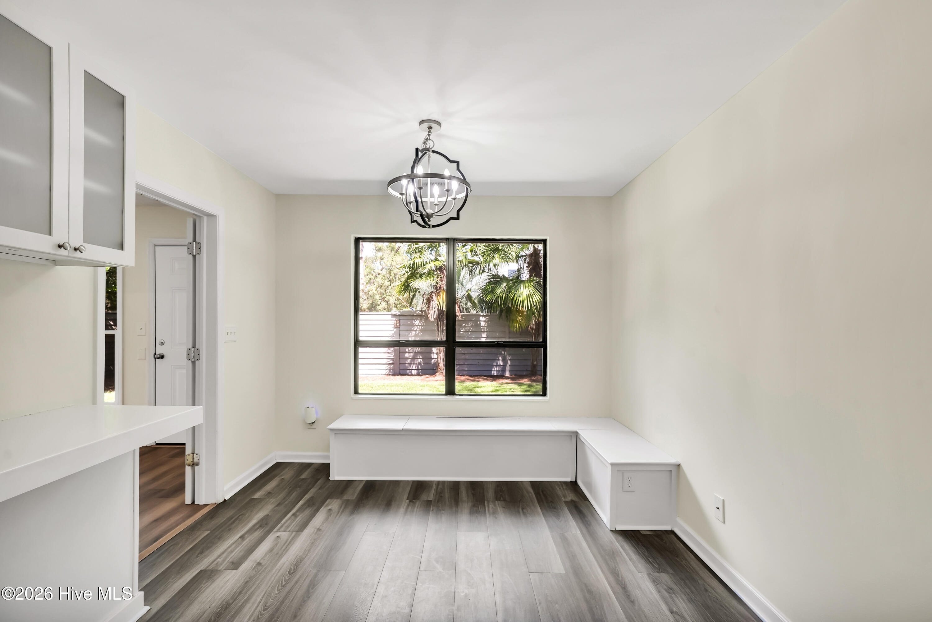 1433 Villa Place E Property Photo 16