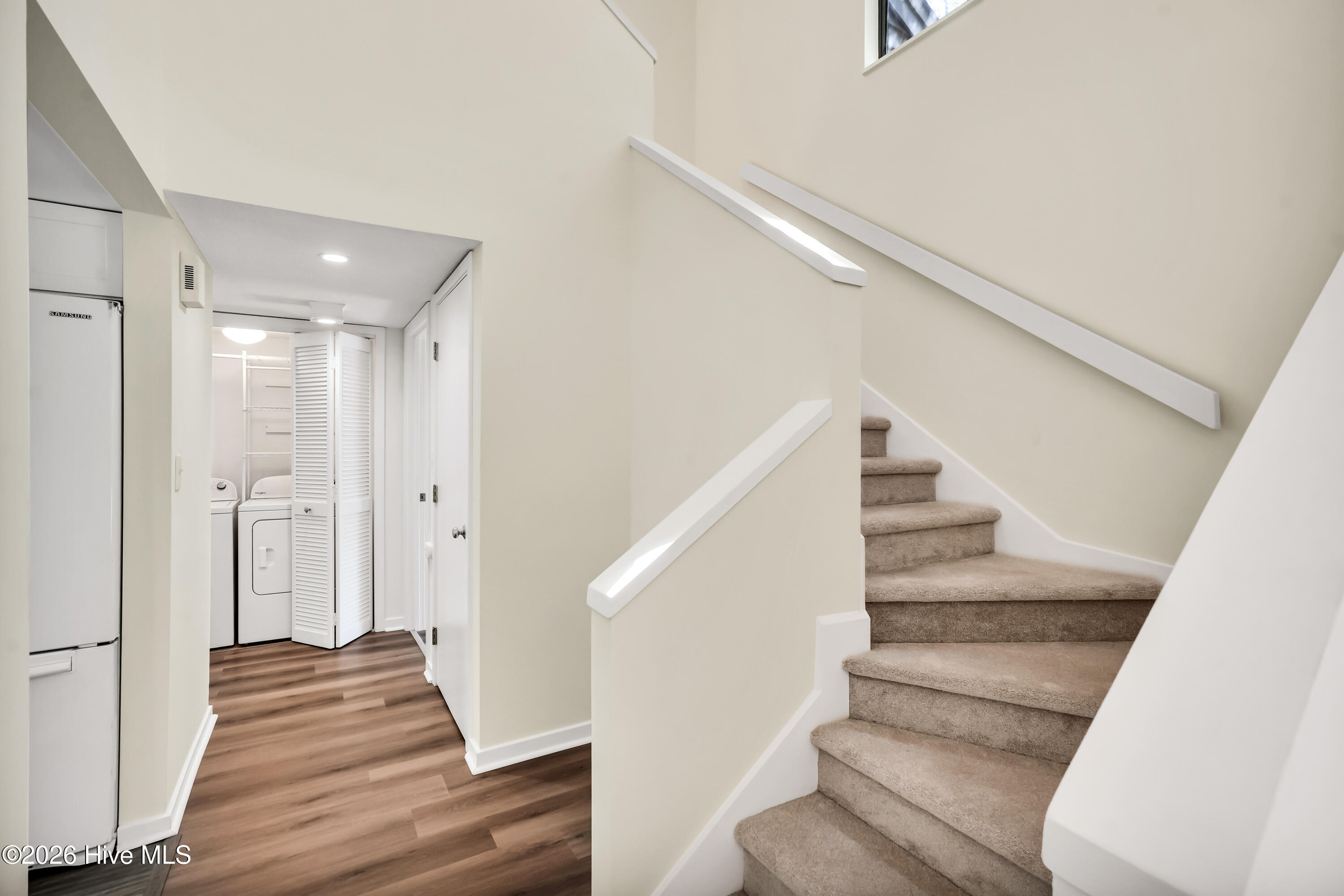 1433 Villa Place E Property Photo 27