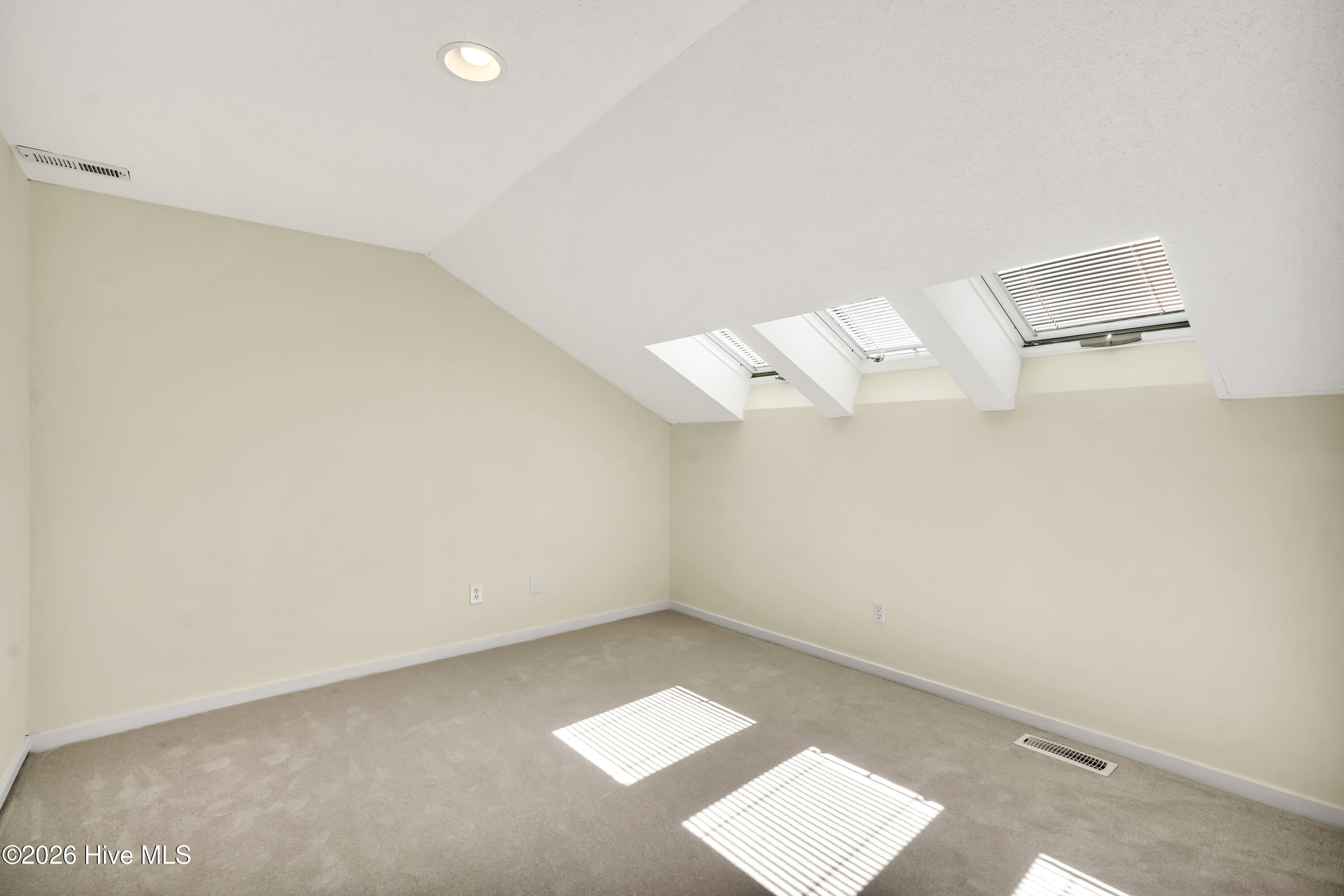1433 Villa Place E Property Photo 31
