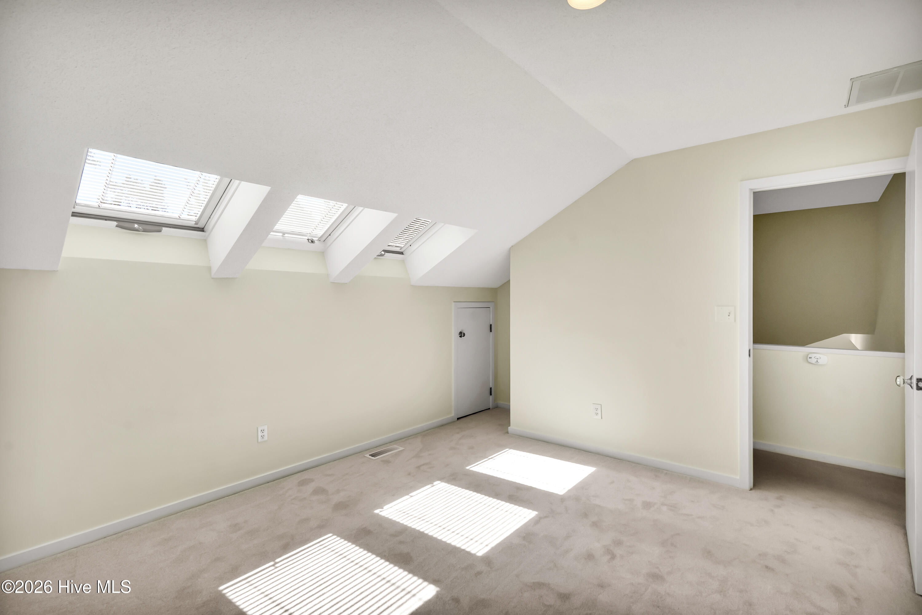 1433 Villa Place E Property Photo 32