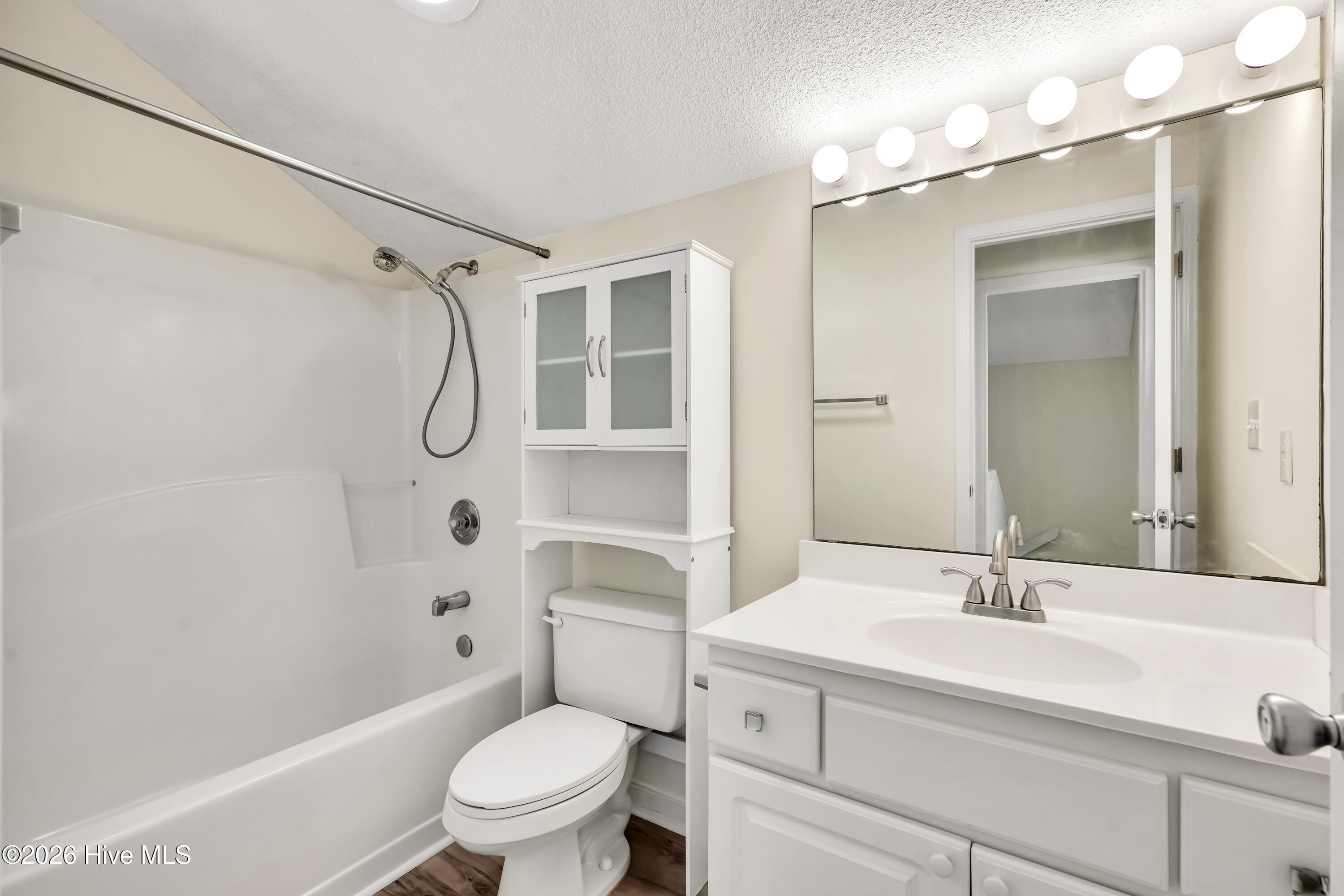 1433 Villa Place E Property Photo 35
