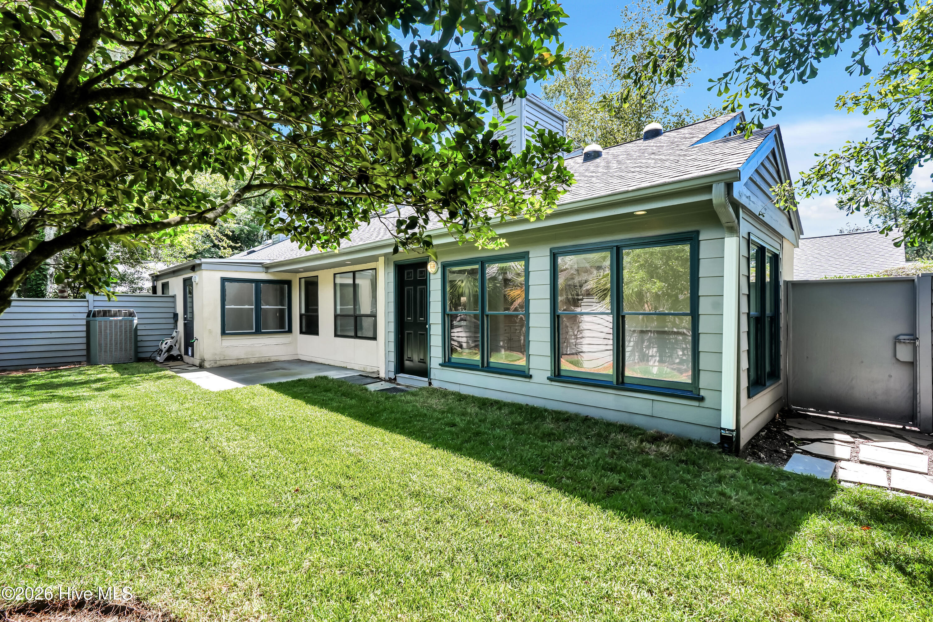 1433 Villa Place E Property Photo 37