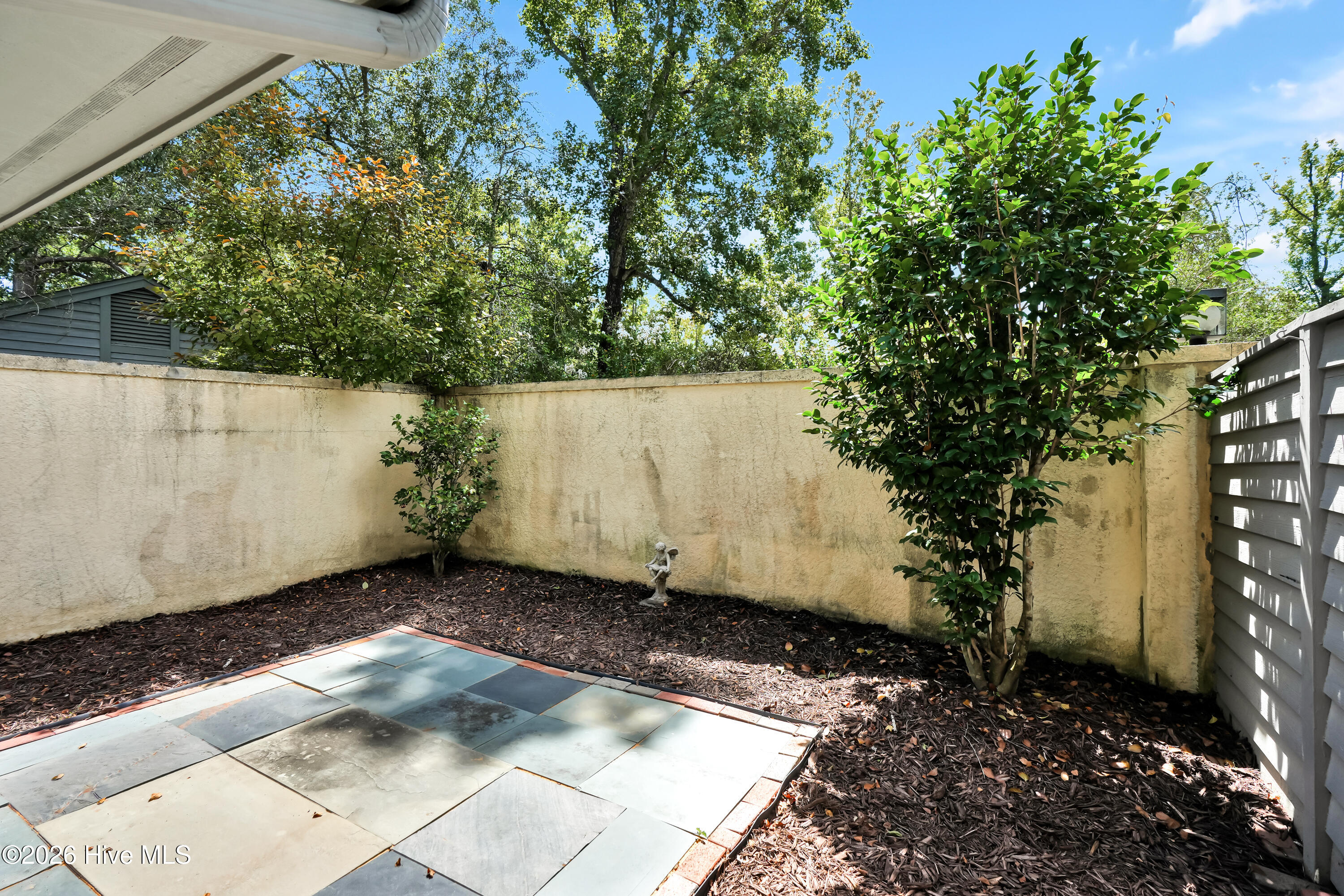 1433 Villa Place E Property Photo 40