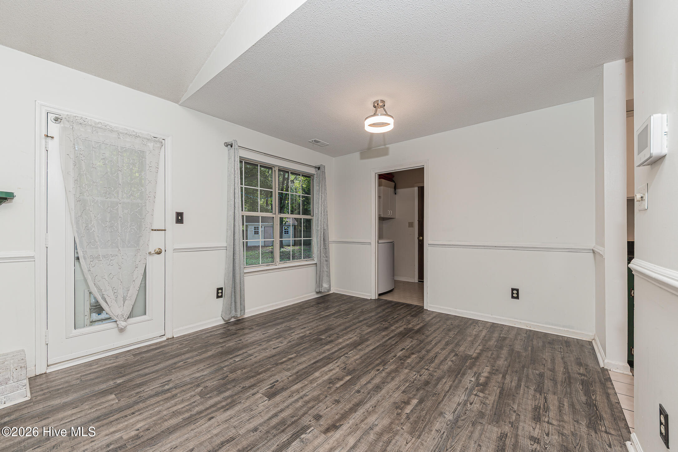 506 Sarah Court Property Photo 6