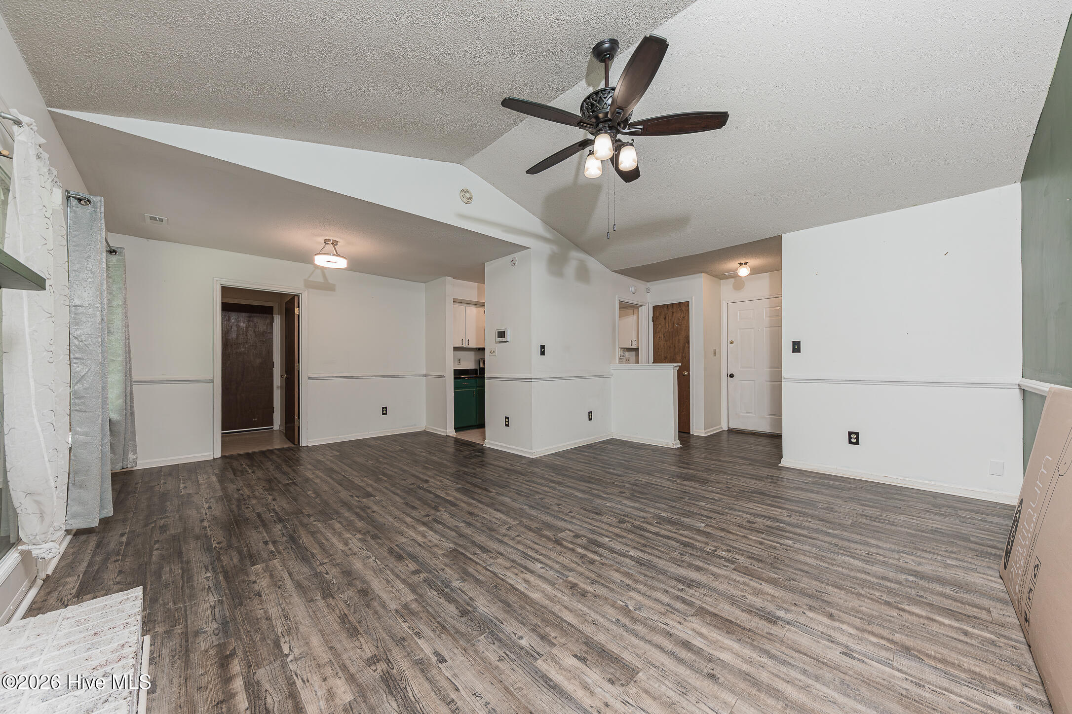 506 Sarah Court Property Photo 9