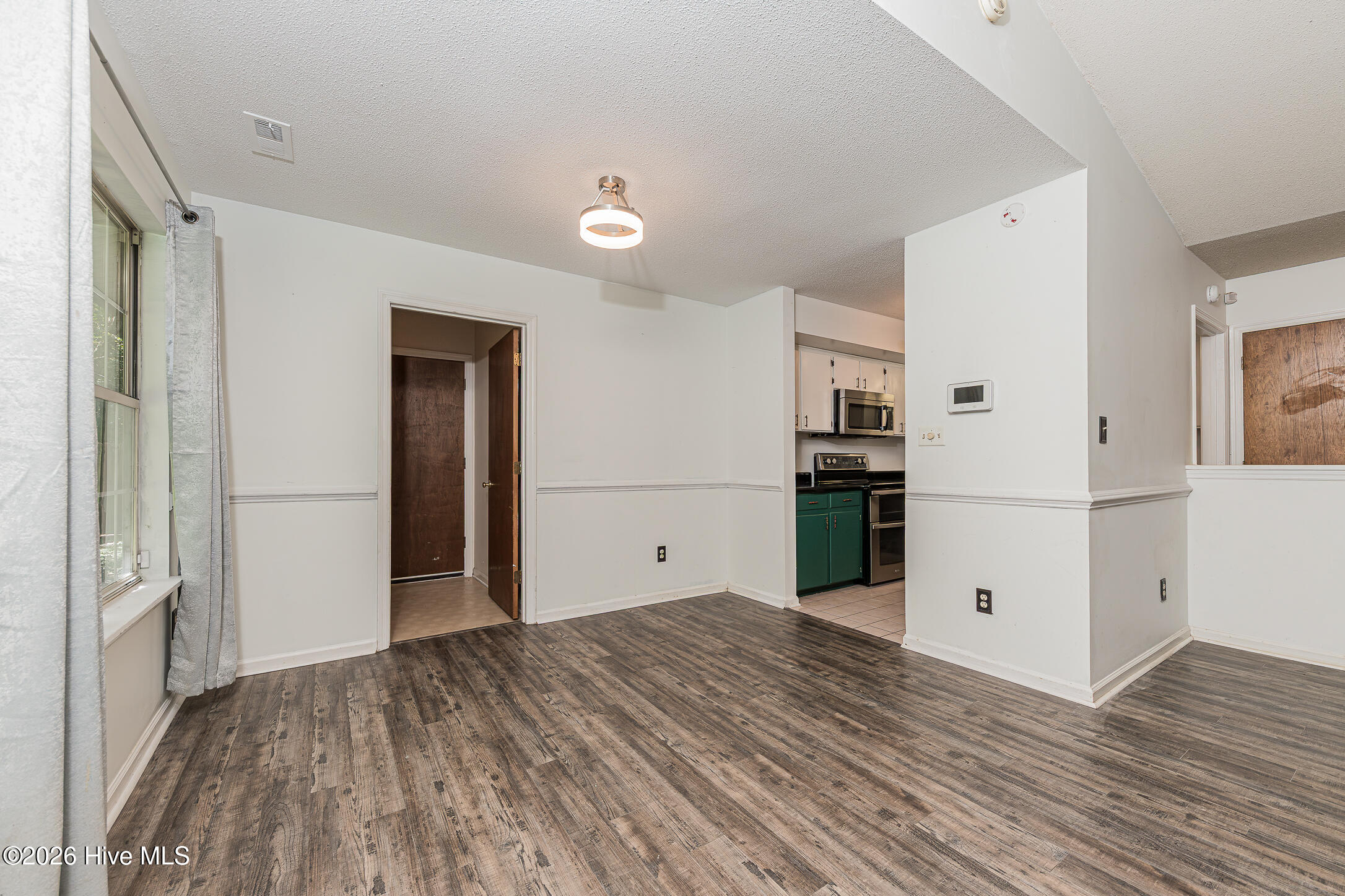 506 Sarah Court Property Photo 10