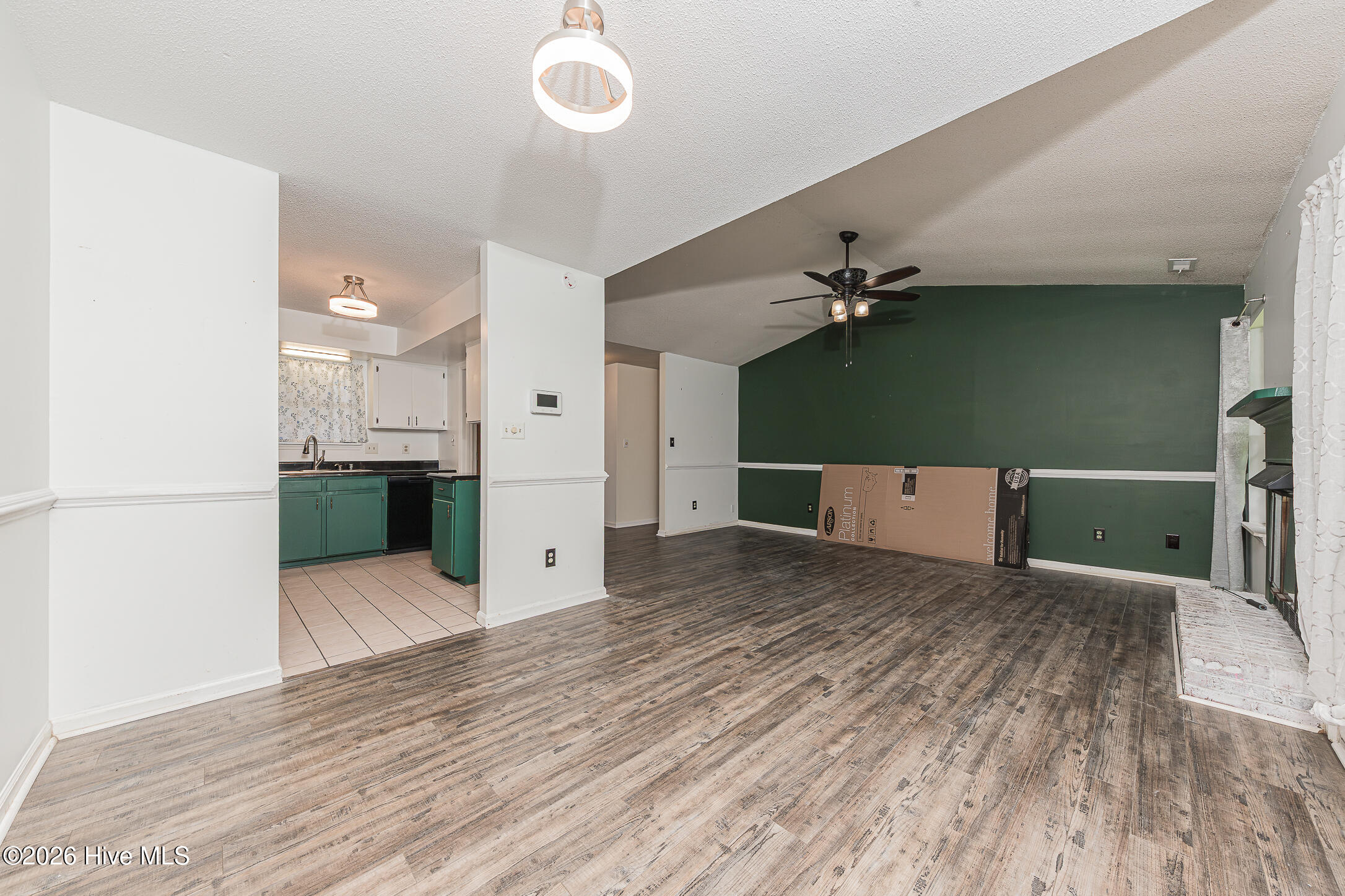 506 Sarah Court Property Photo 12