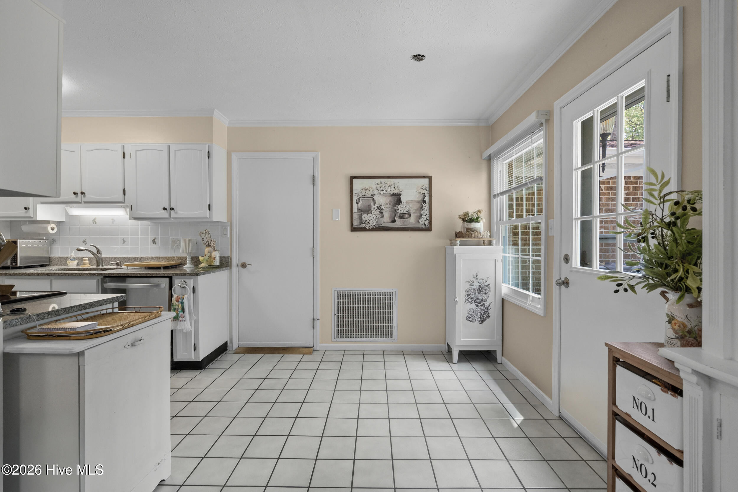 5 E Pine Court Property Photo 12